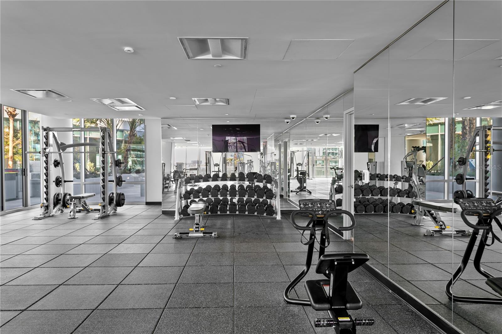 Listing photo id 74 for 400 Central Avenue 2806