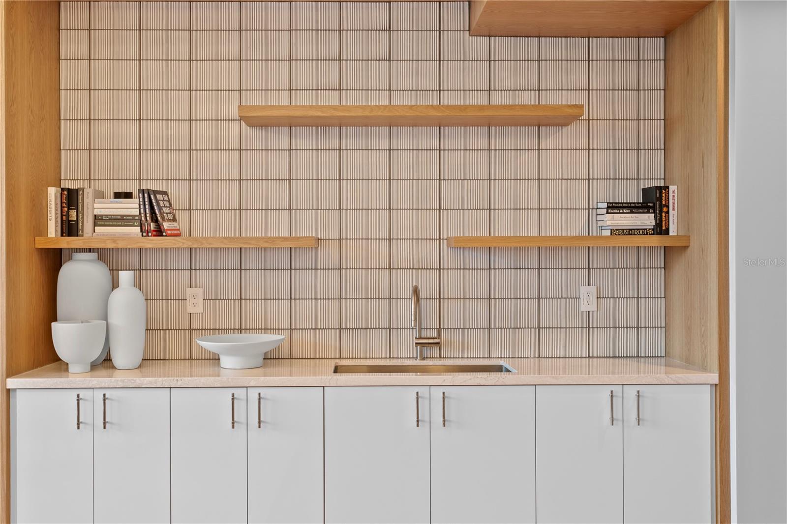 Listing photo id 83 for 400 Central Avenue 2806