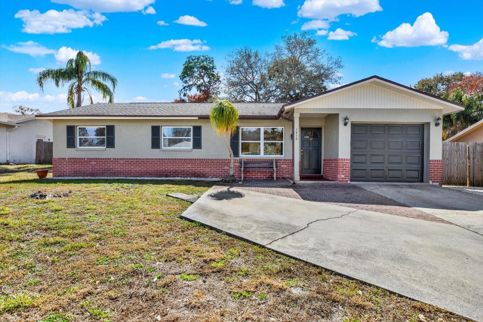 Details for 1315 Gulfview Woods Lane, TARPON SPRINGS, FL 34689
