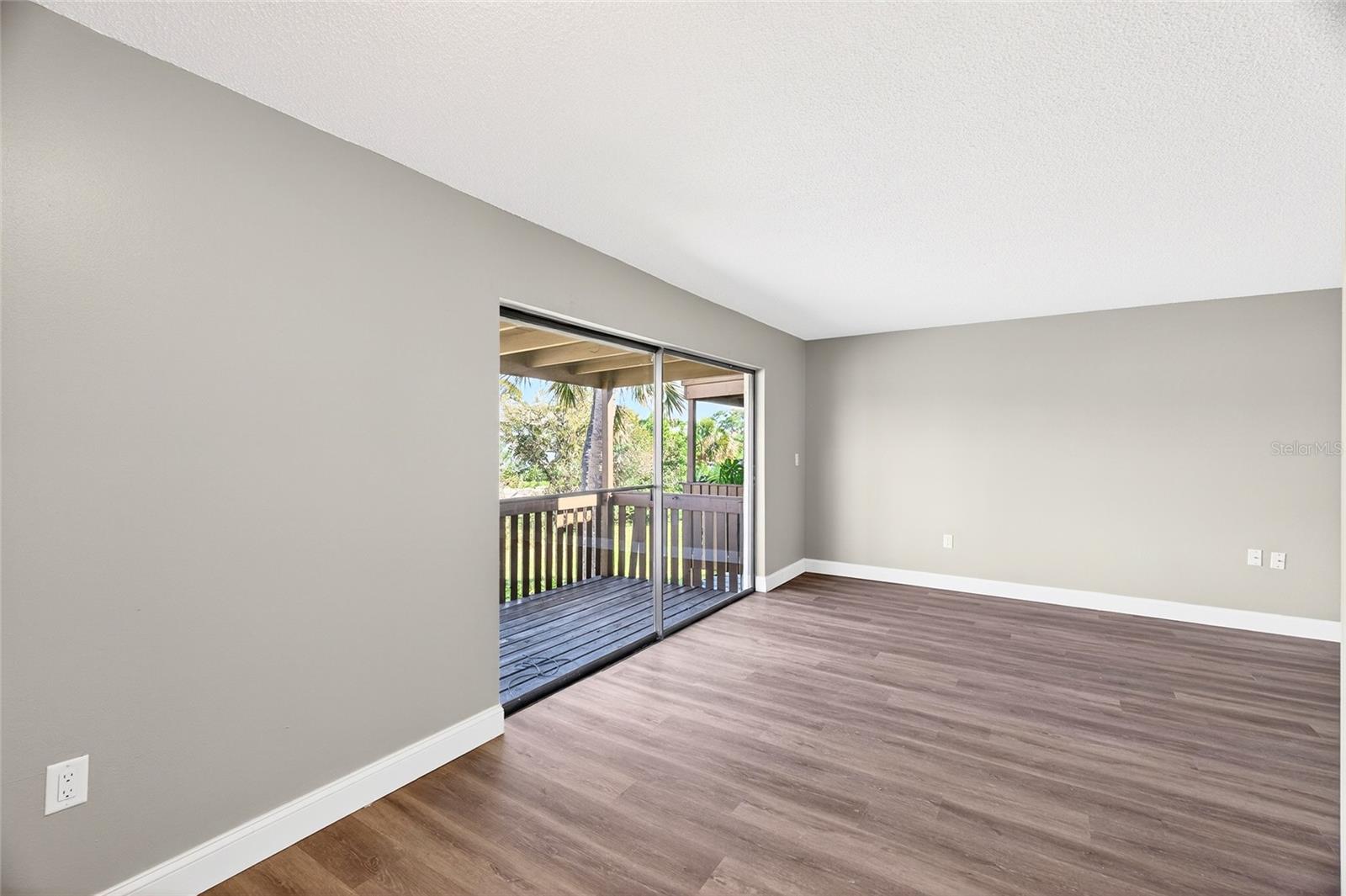 Image 23 of 30 For 11505 7th Way N 2304