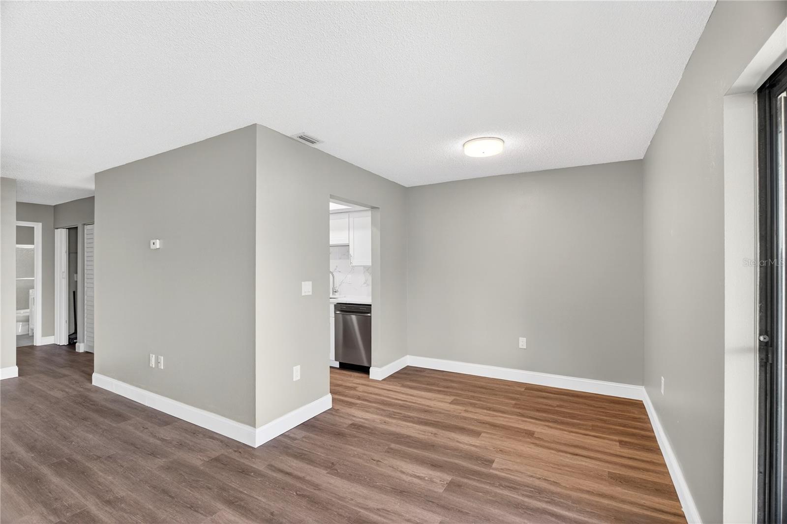 Image 5 of 30 For 11505 7th Way N 2304