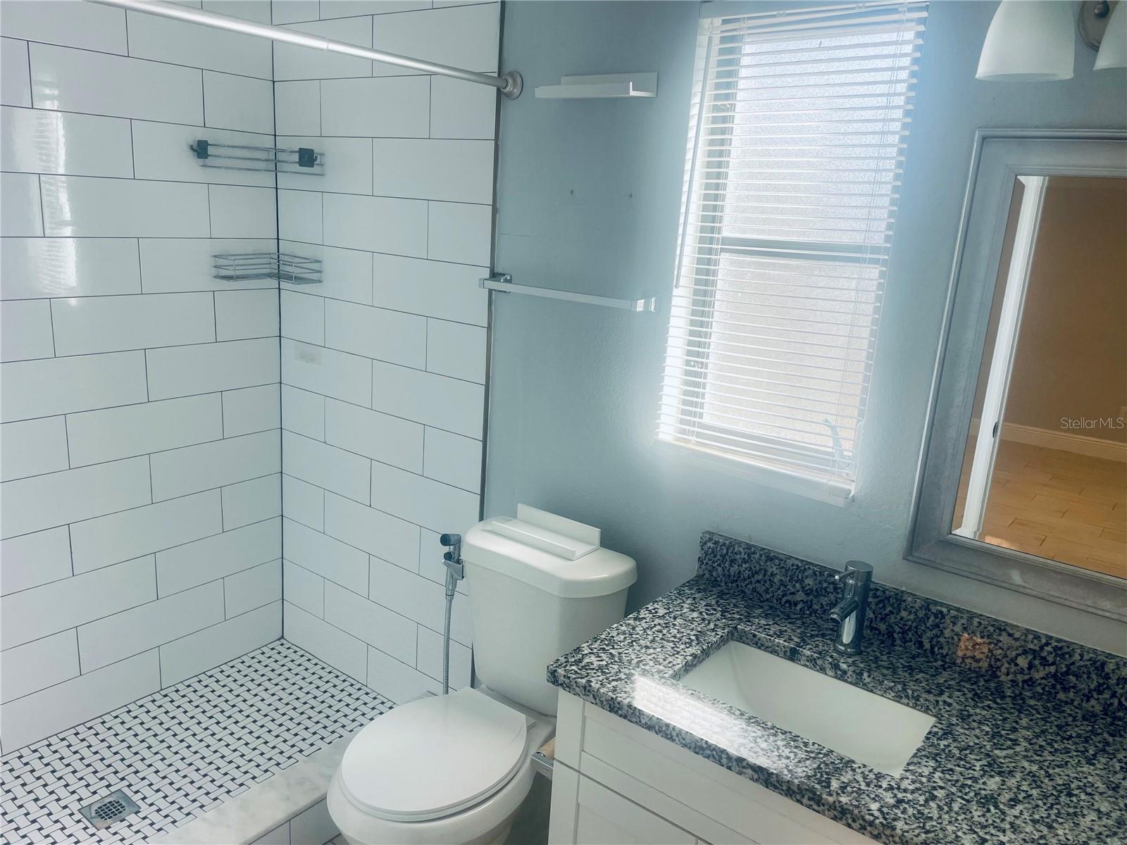 Listing photo id 8 for 11010 Salt Tree Drive