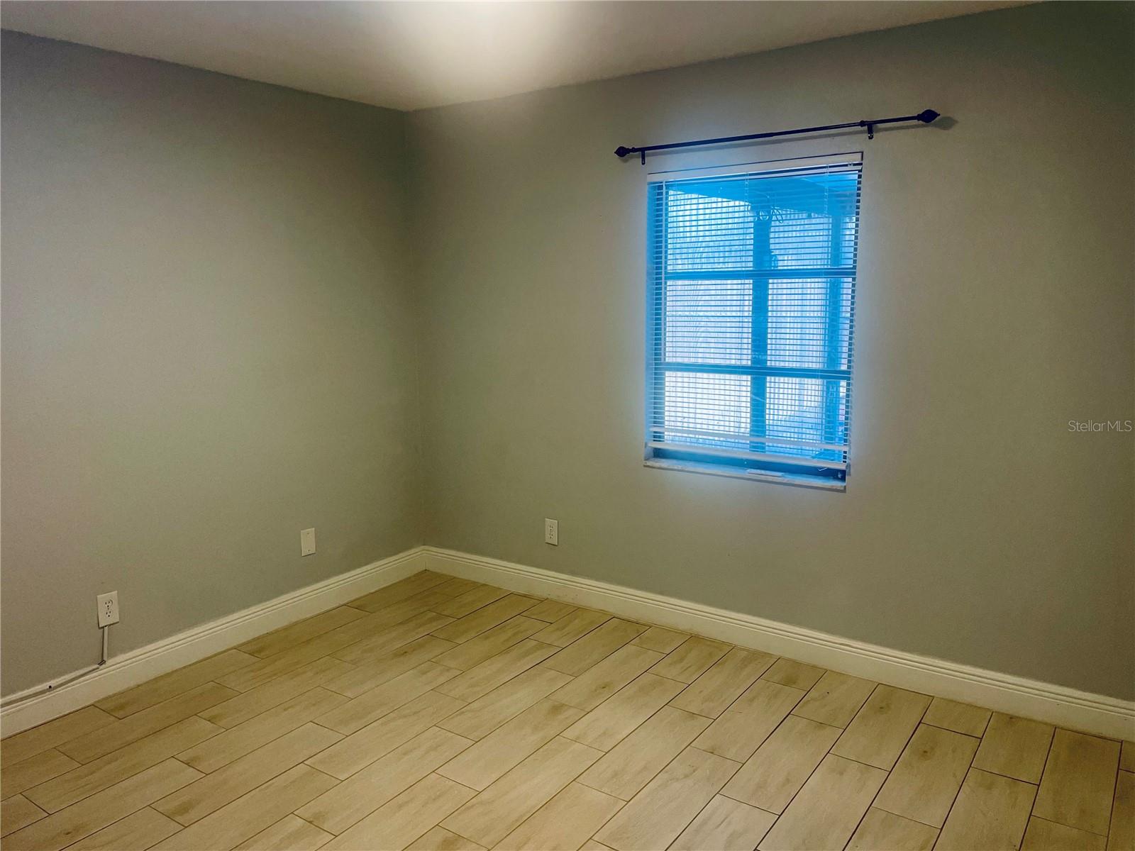 Listing photo id 11 for 11010 Salt Tree Drive