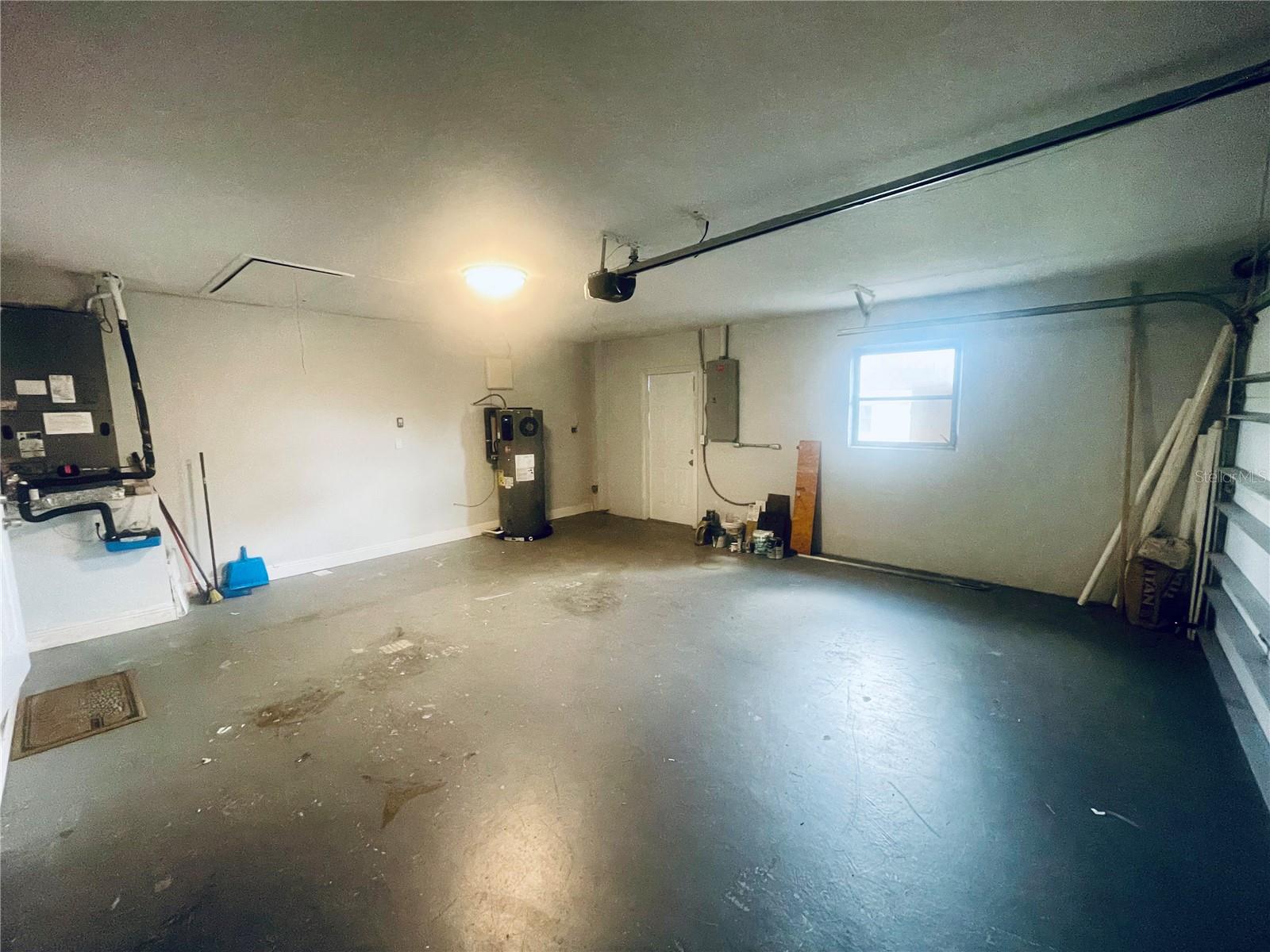 Listing photo id 12 for 11010 Salt Tree Drive