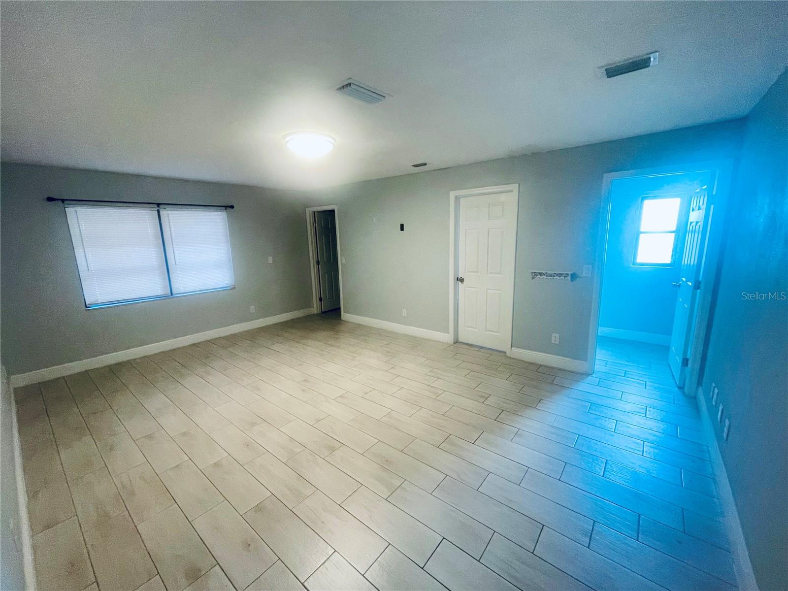 Listing photo id 7 for 11010 Salt Tree Drive