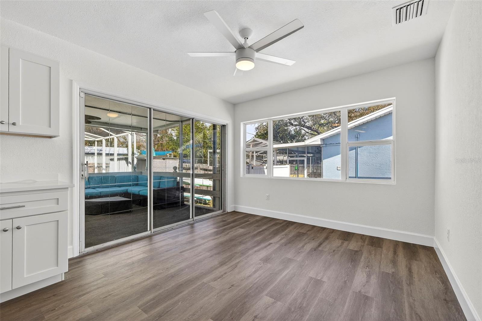 Image 12 of 32 For 211 89th Avenue N