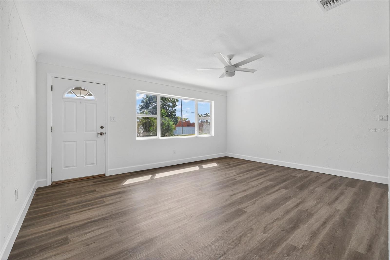 Image 2 of 32 For 211 89th Avenue N