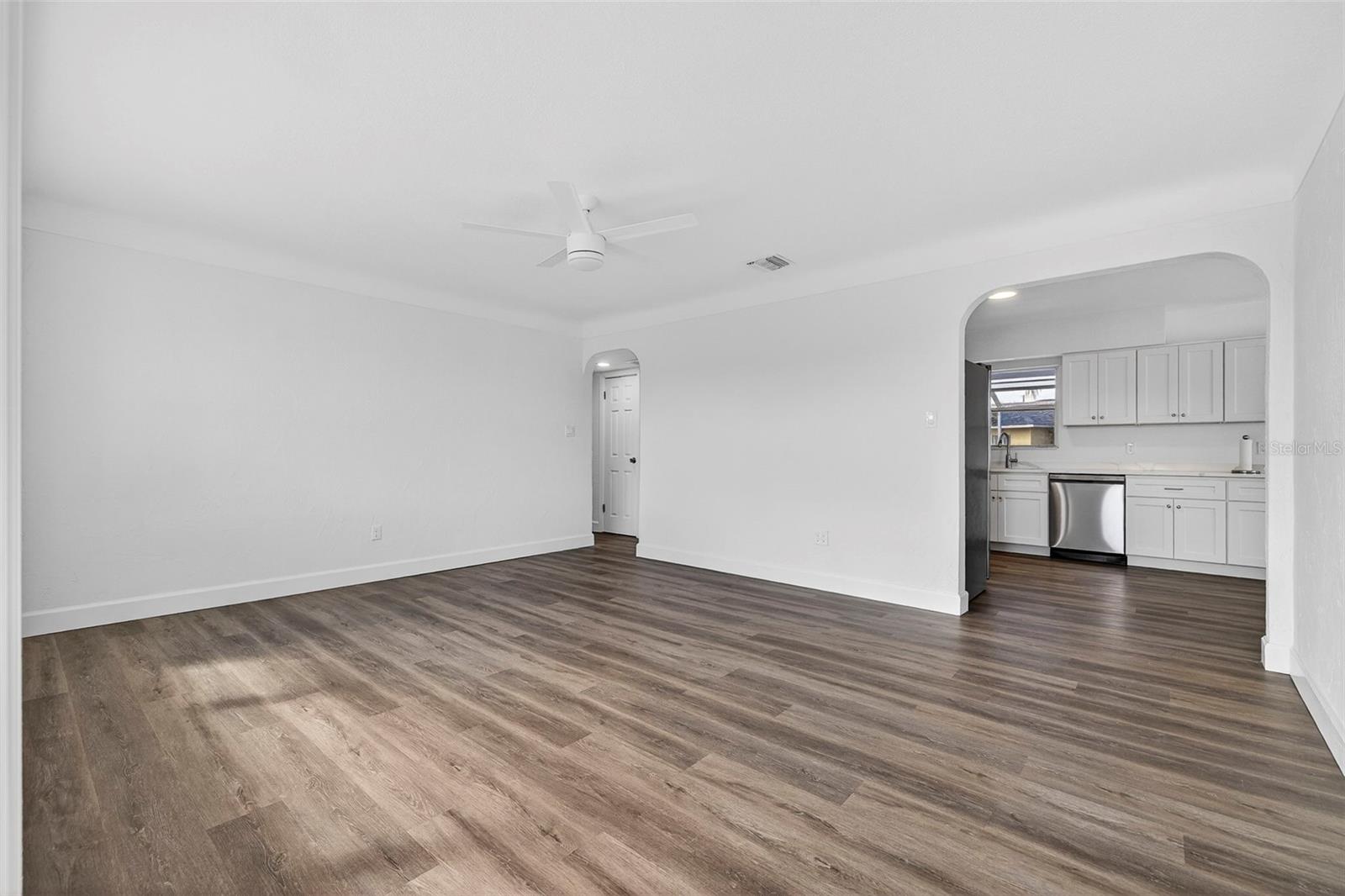 Image 3 of 32 For 211 89th Avenue N