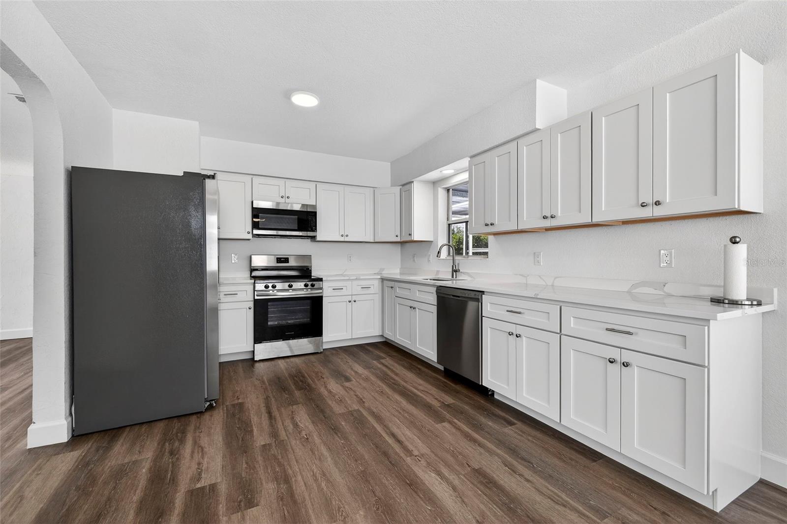 Image 6 of 32 For 211 89th Avenue N