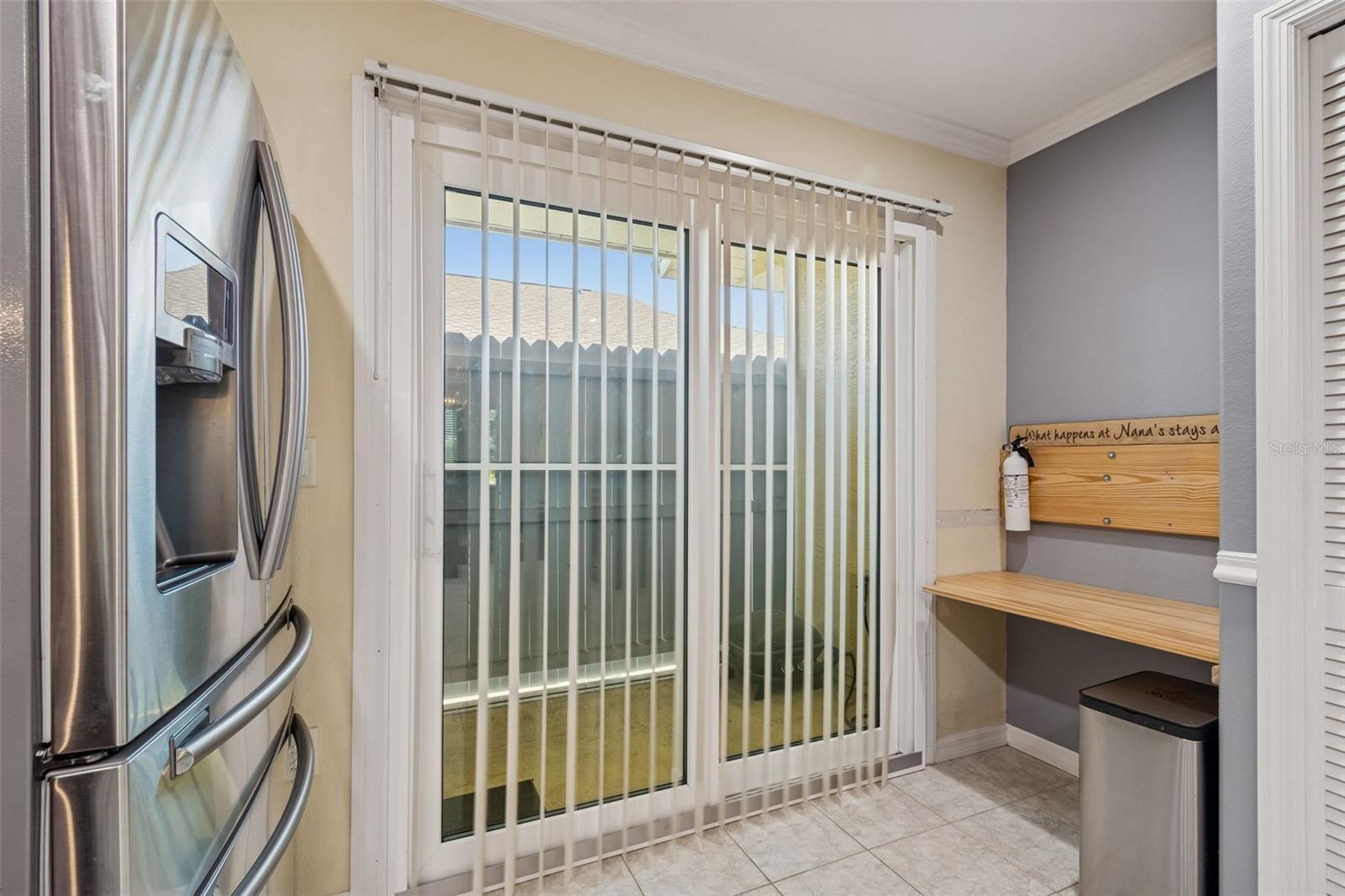 Listing photo id 24 for 6170 Seaside Drive