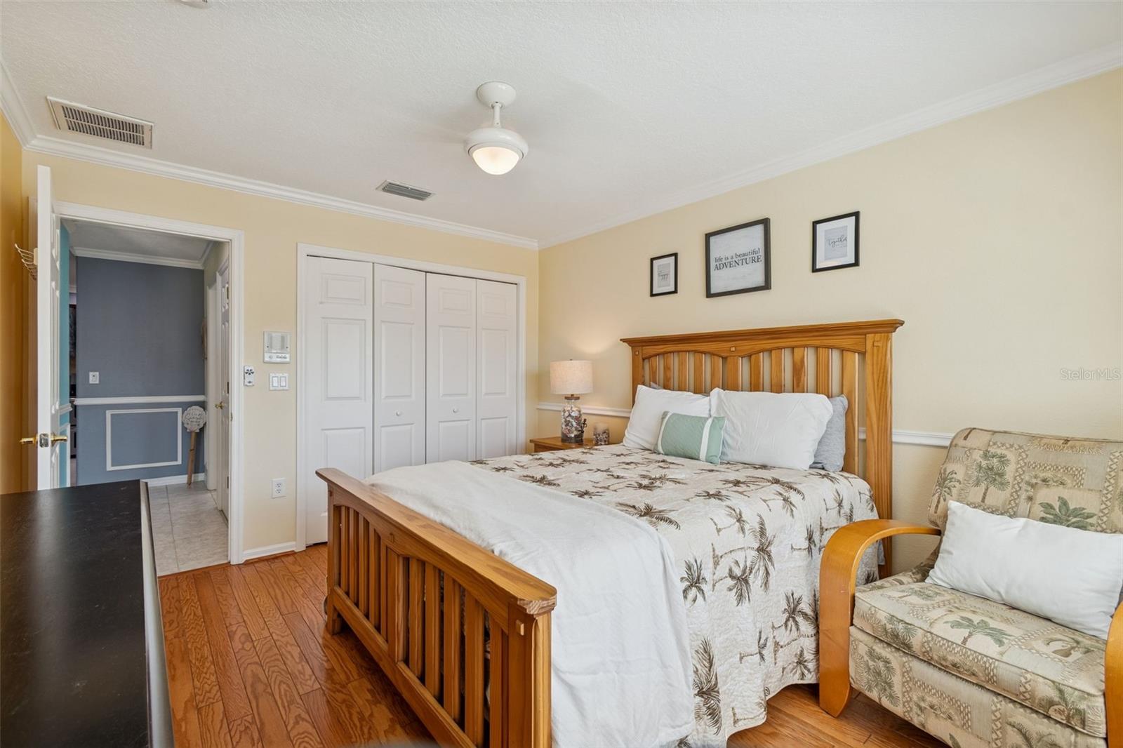 Listing photo id 41 for 6170 Seaside Drive