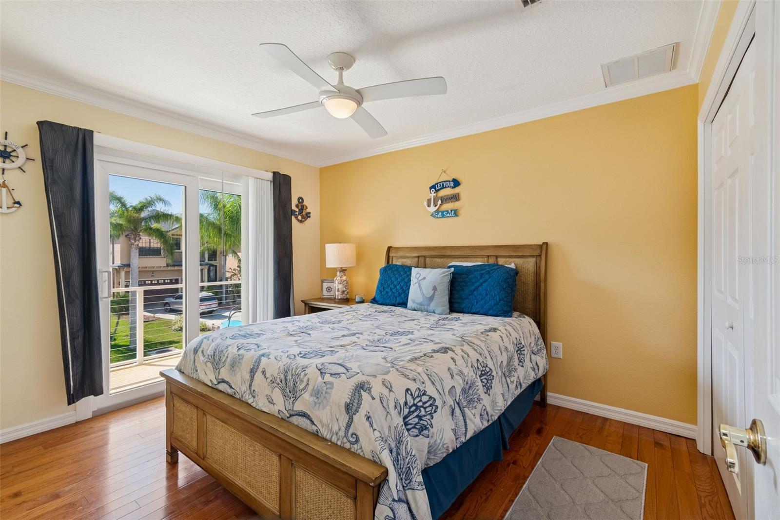 Listing photo id 42 for 6170 Seaside Drive