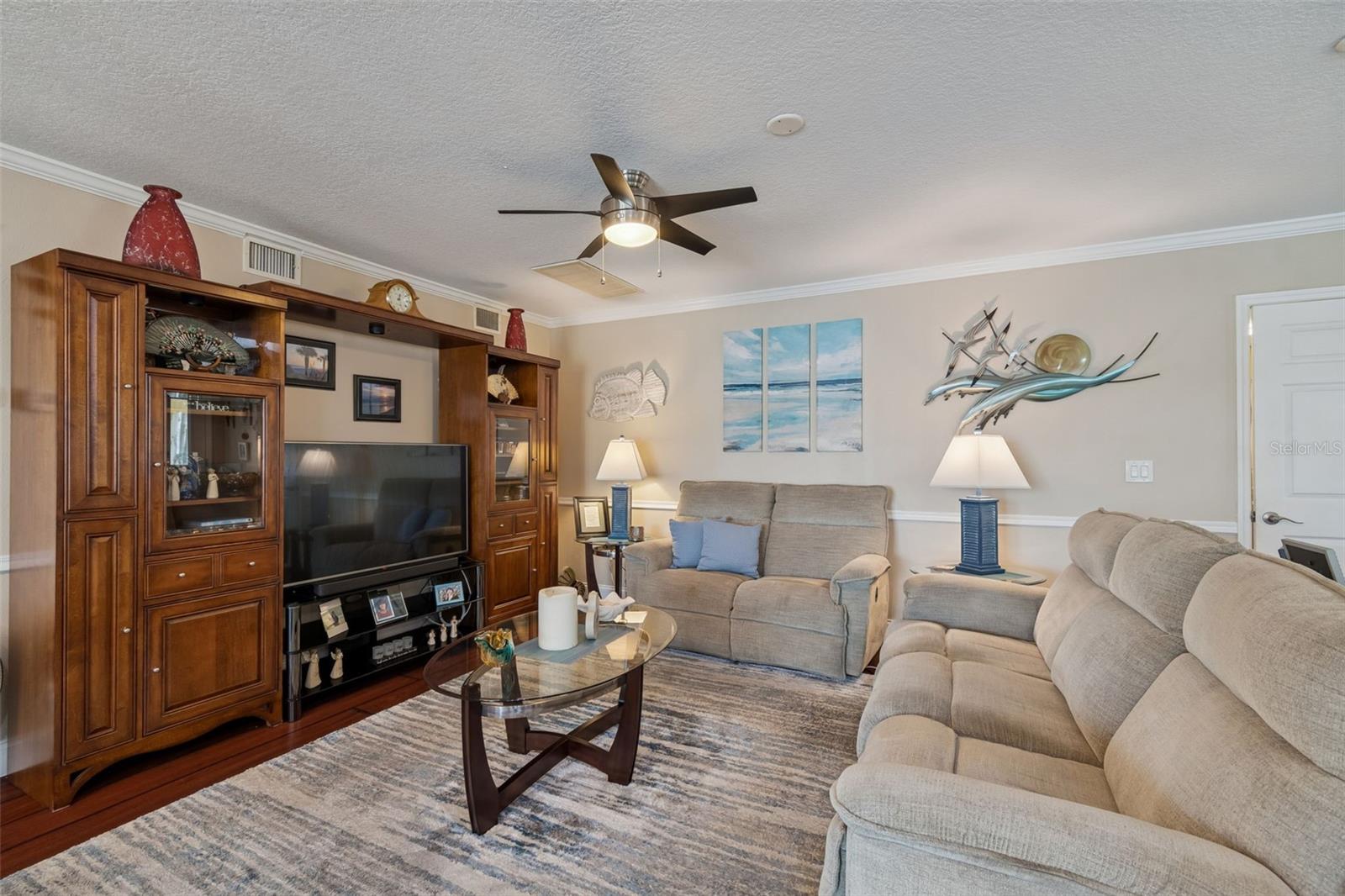 Listing photo id 55 for 6170 Seaside Drive