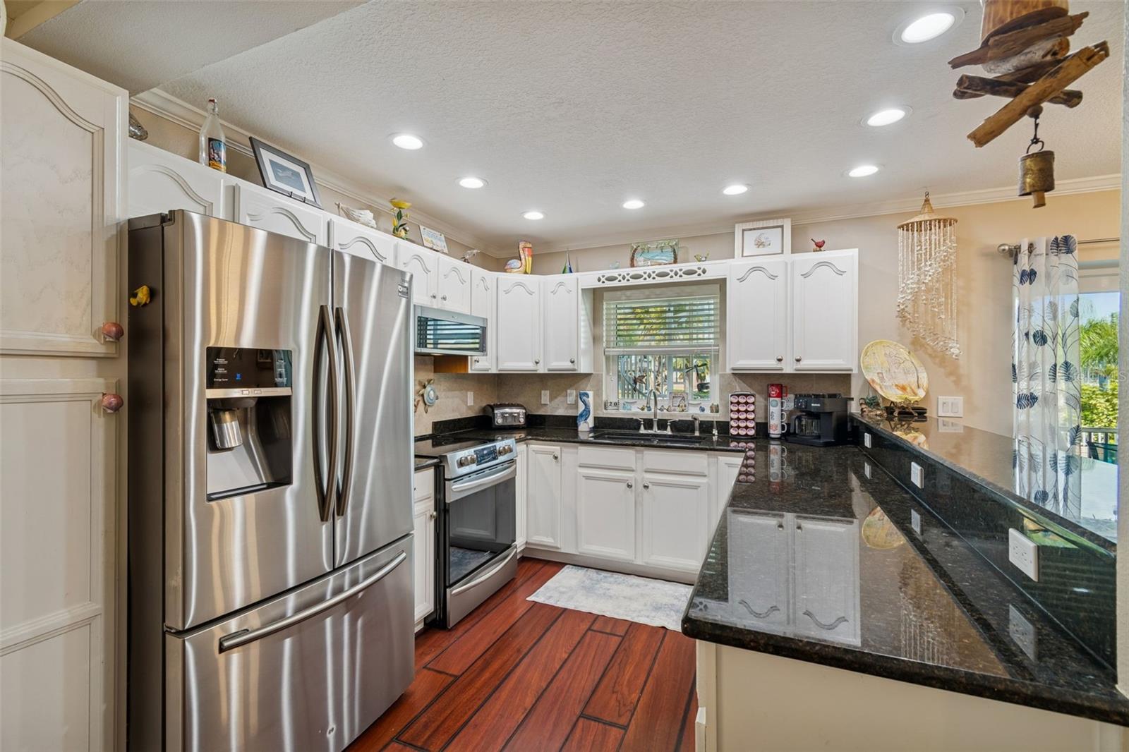 Listing photo id 59 for 6170 Seaside Drive