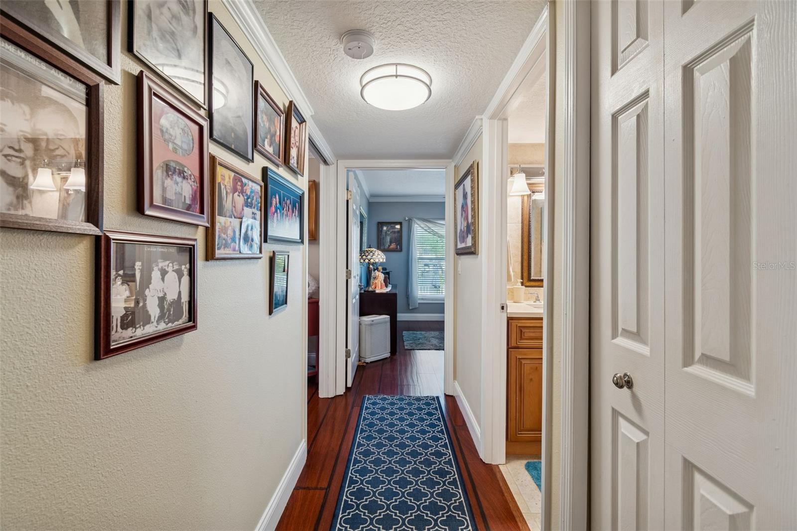 Listing photo id 65 for 6170 Seaside Drive