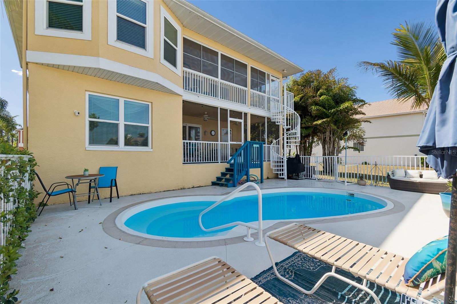 Listing photo id 72 for 6170 Seaside Drive