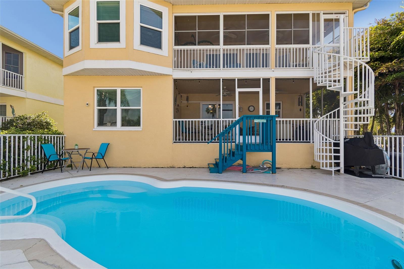 Listing photo id 73 for 6170 Seaside Drive