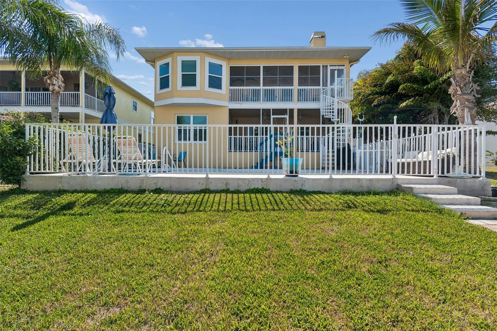 Listing photo id 76 for 6170 Seaside Drive