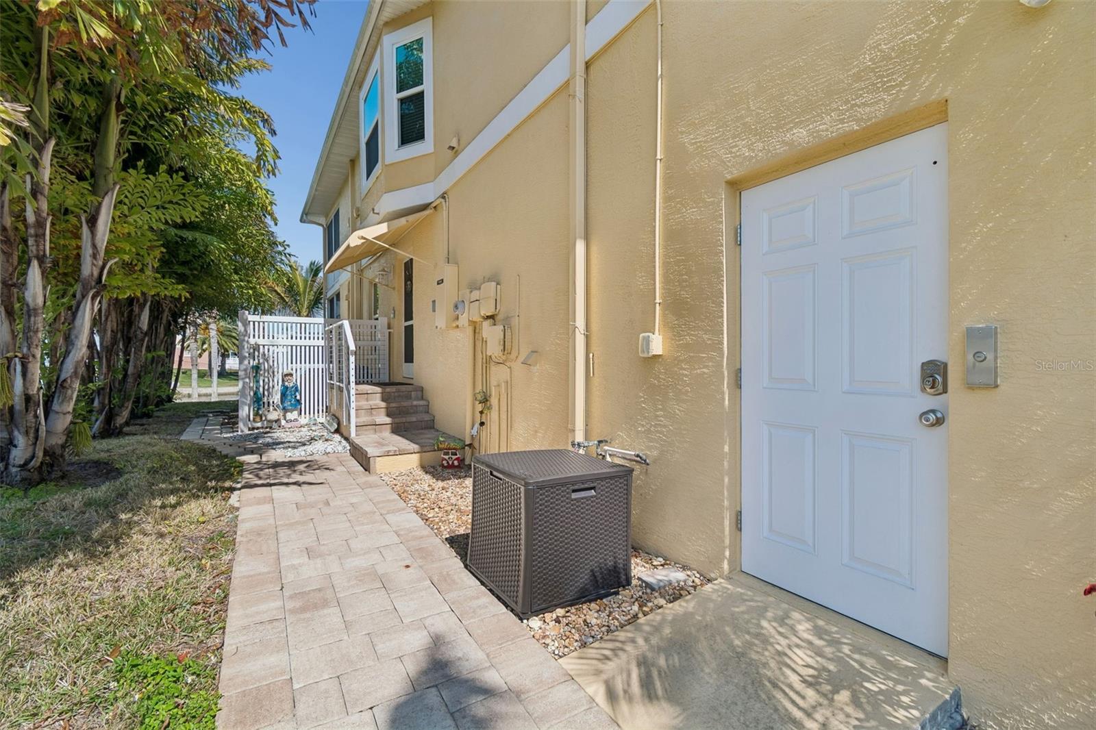 Listing photo id 86 for 6170 Seaside Drive