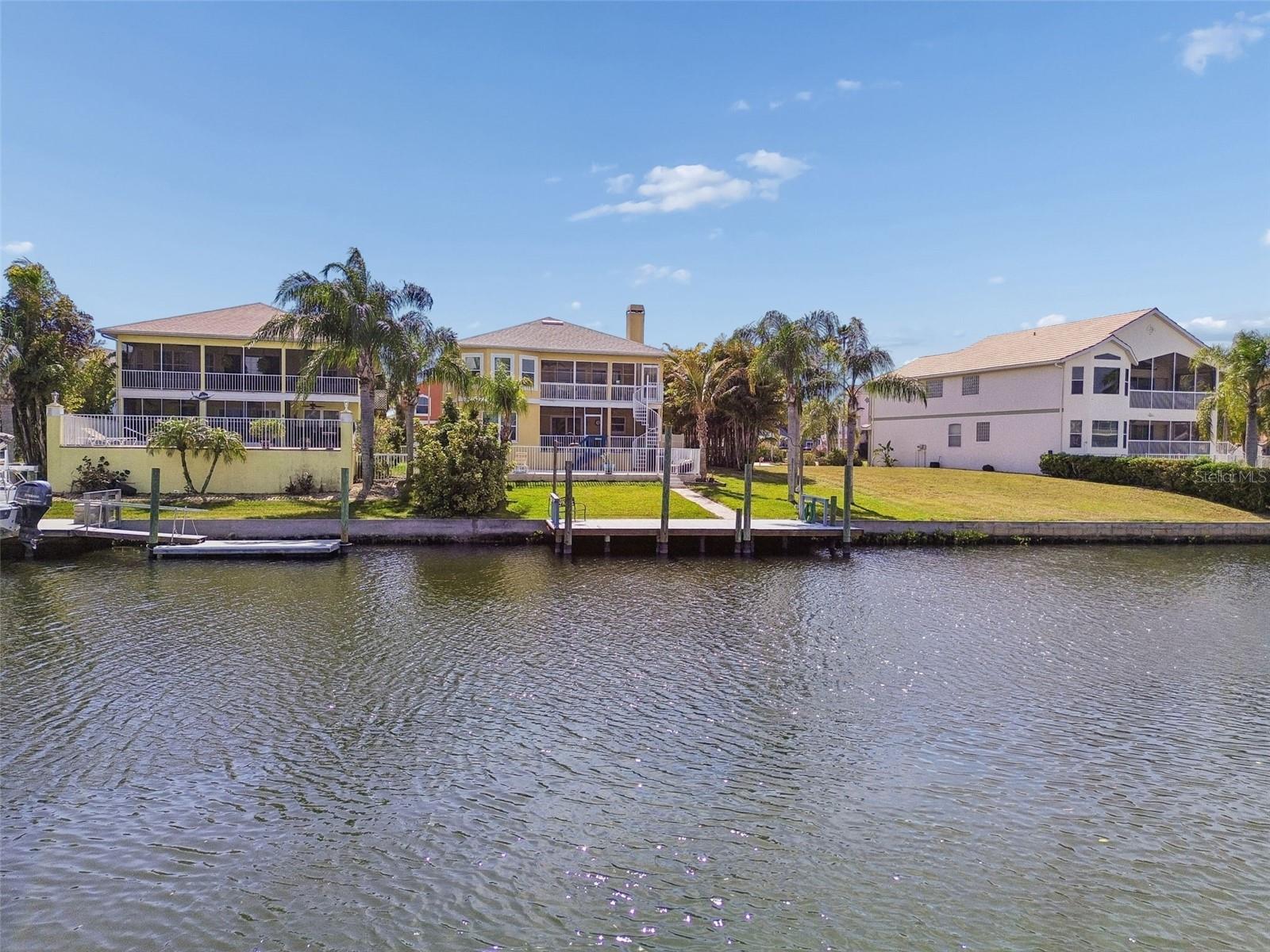 Listing photo id 90 for 6170 Seaside Drive