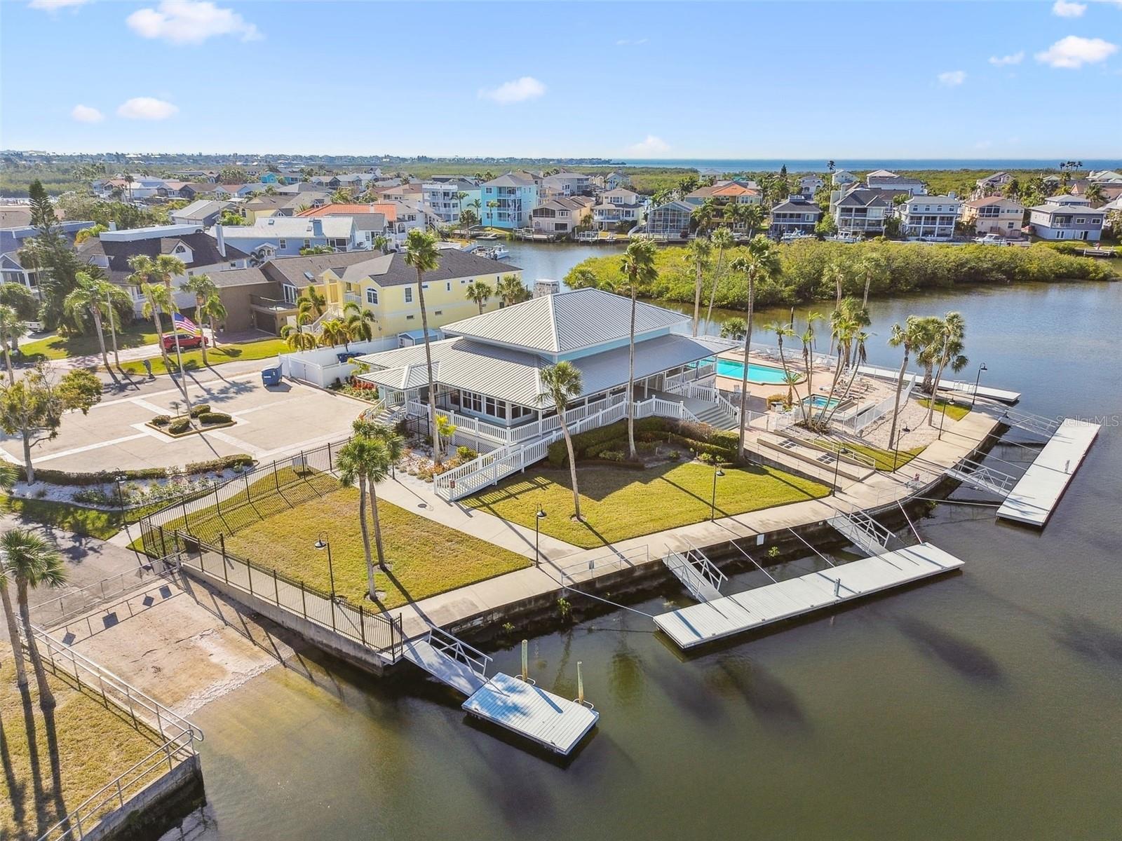 Listing photo id 91 for 6170 Seaside Drive