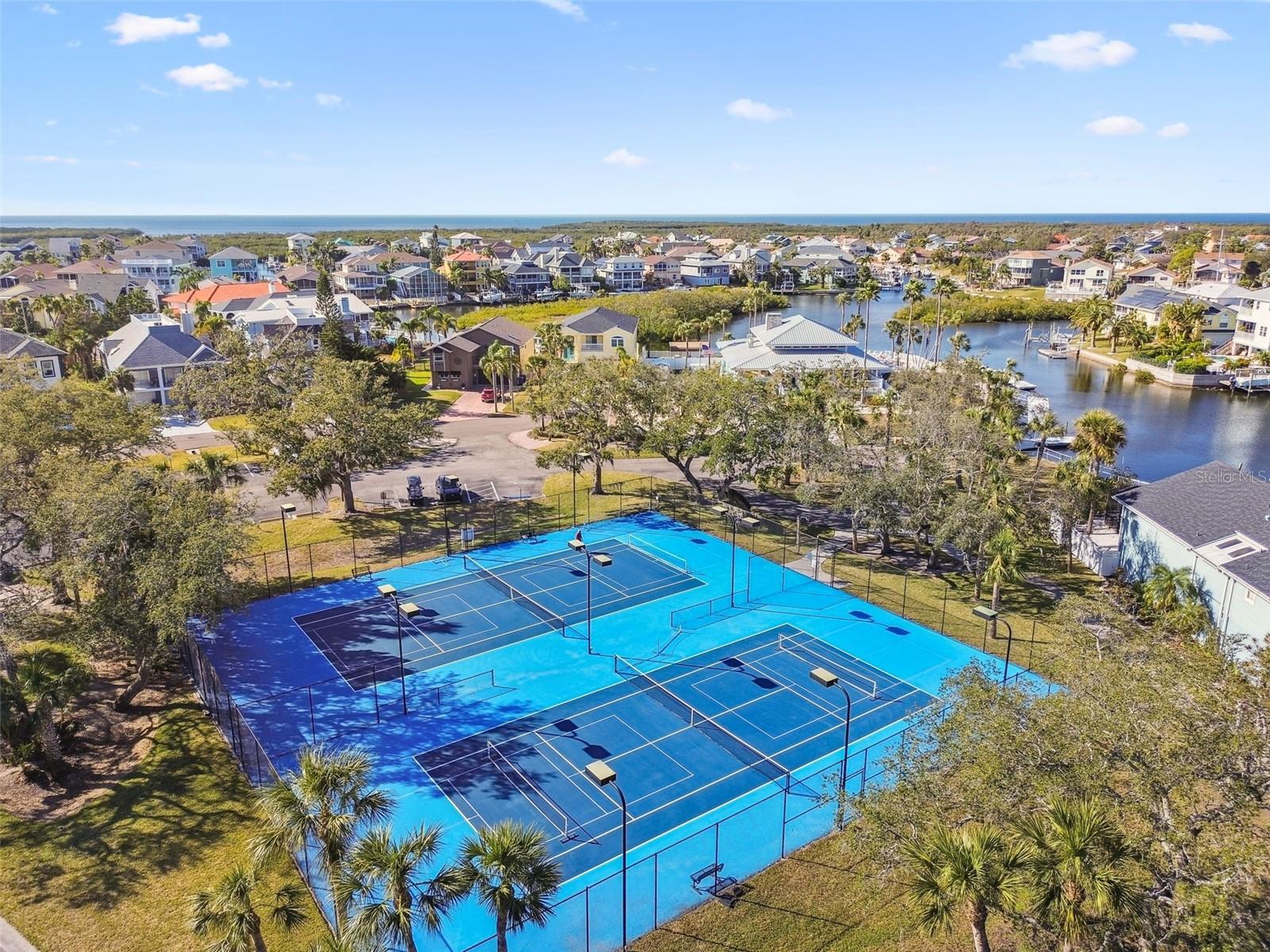 Listing photo id 93 for 6170 Seaside Drive