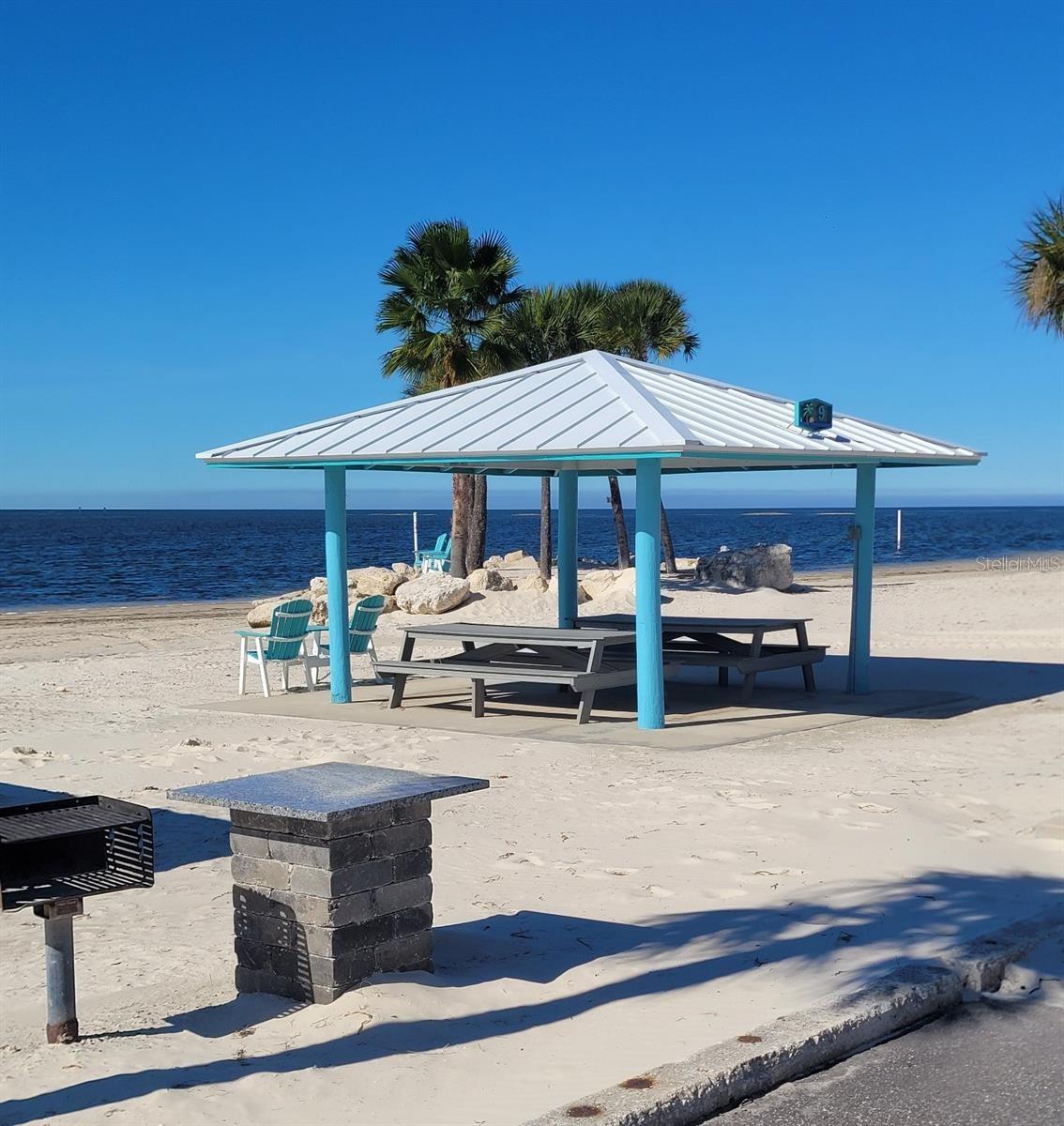 Listing photo id 96 for 6170 Seaside Drive