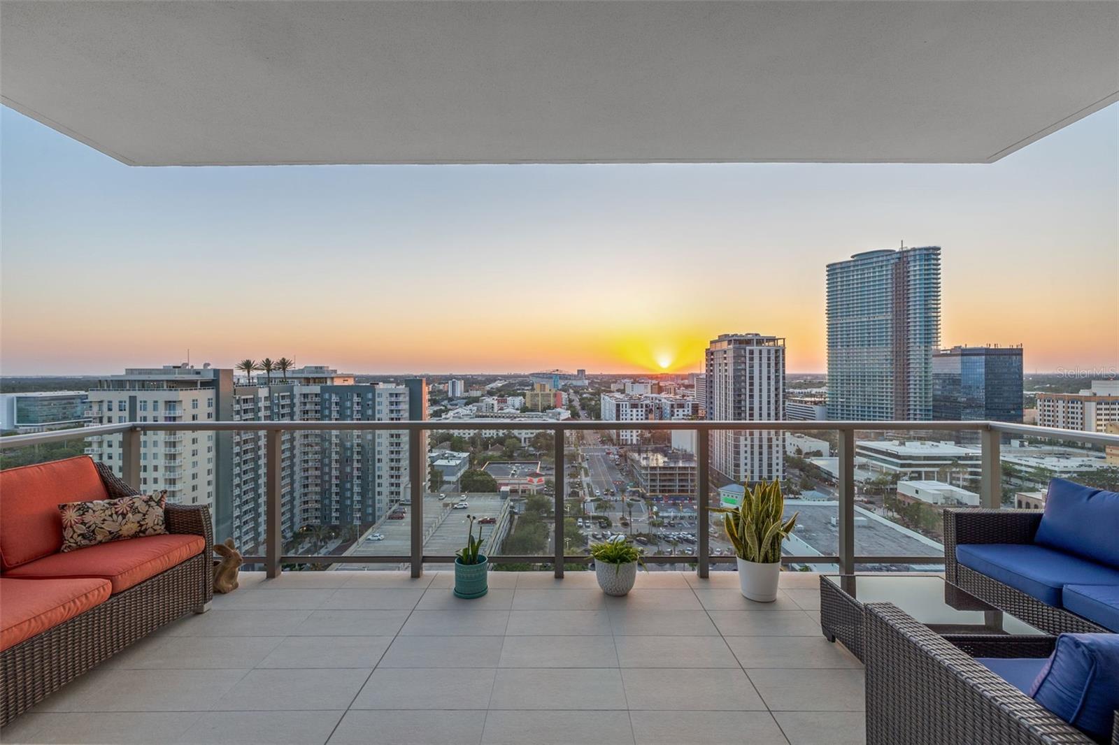 Details for 301 1st Street S 2006, ST PETERSBURG, FL 33701