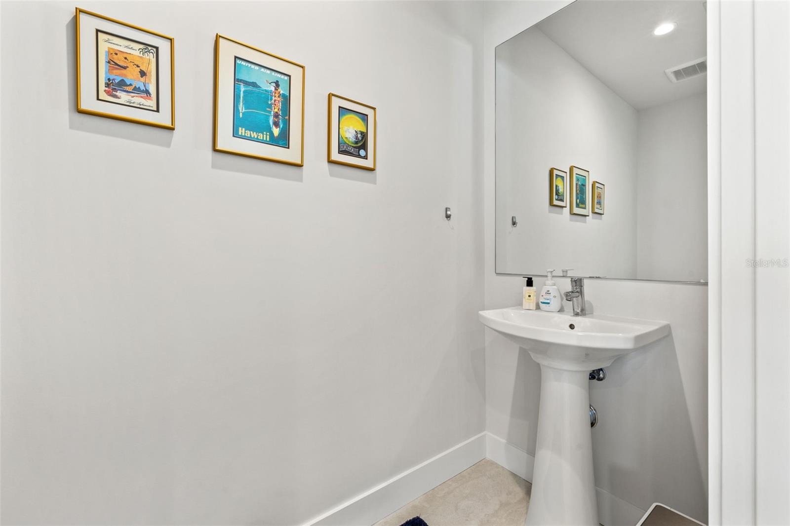 Listing photo id 9 for 301 1st Street S 2006