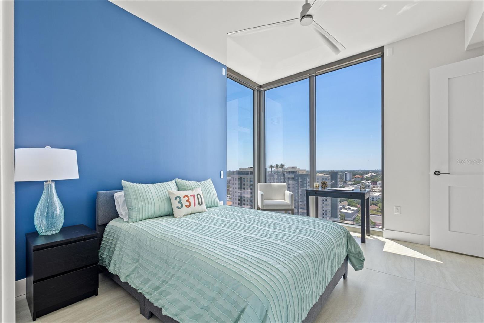 Listing photo id 17 for 301 1st Street S 2006