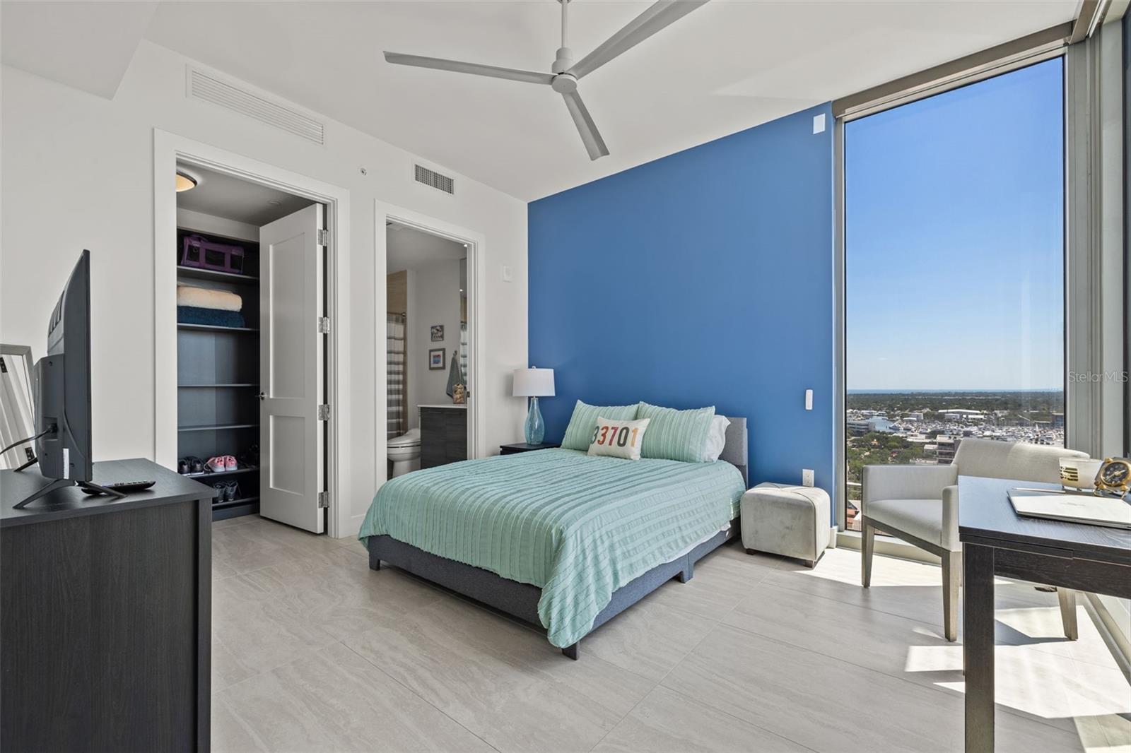 Listing photo id 18 for 301 1st Street S 2006