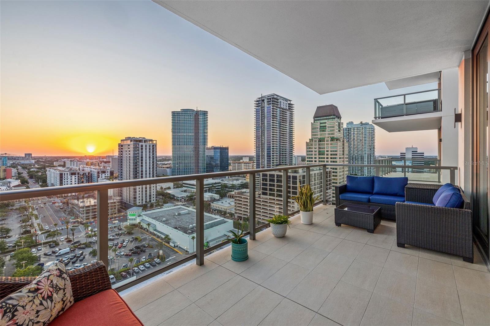 Listing photo id 22 for 301 1st Street S 2006