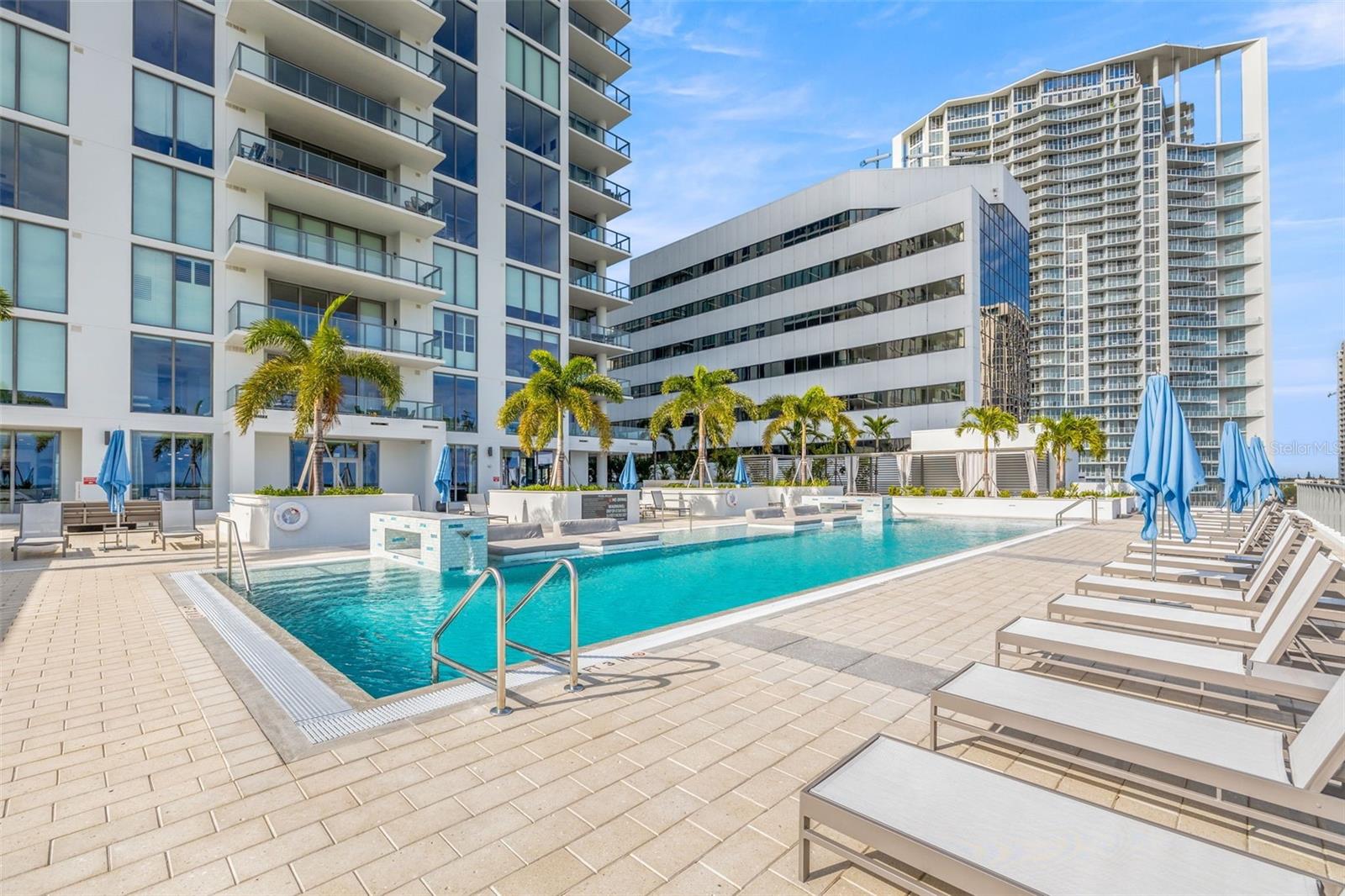 Listing photo id 36 for 301 1st Street S 2006