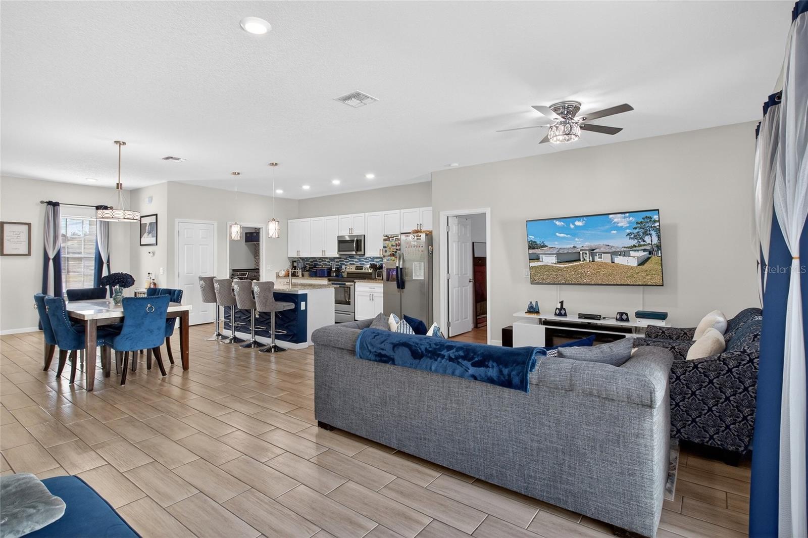 Image 14 of 33 For 276 Elm Court