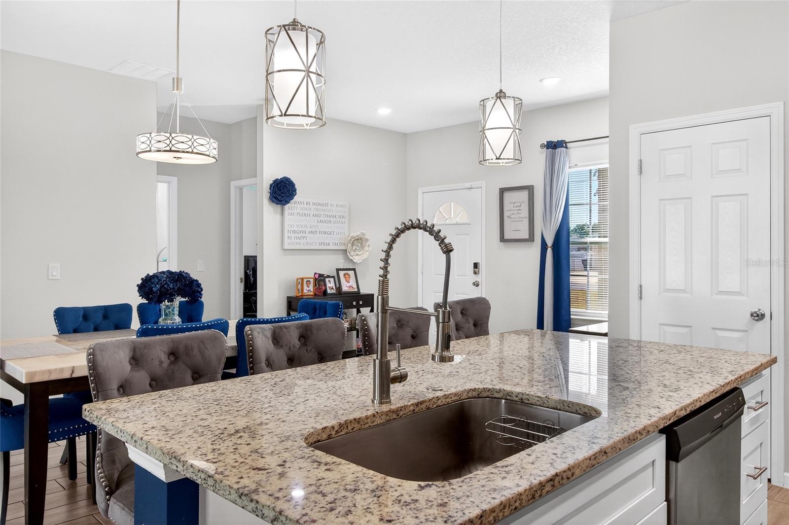 Image 16 of 33 For 276 Elm Court