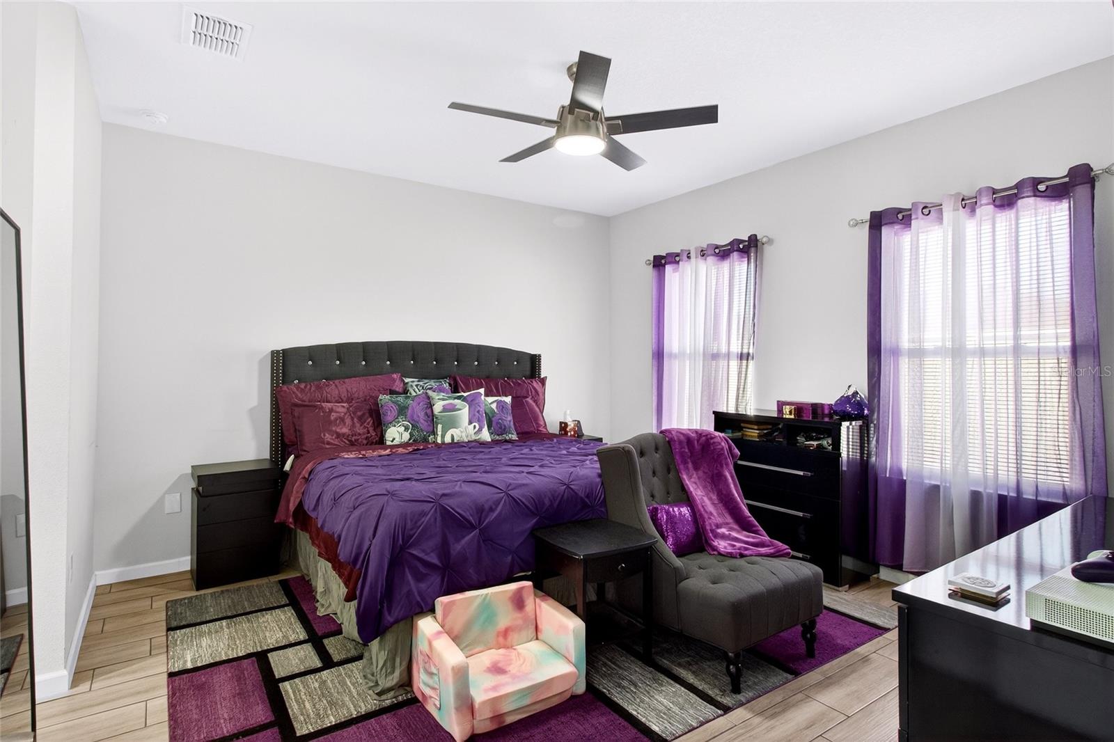 Image 21 of 33 For 276 Elm Court