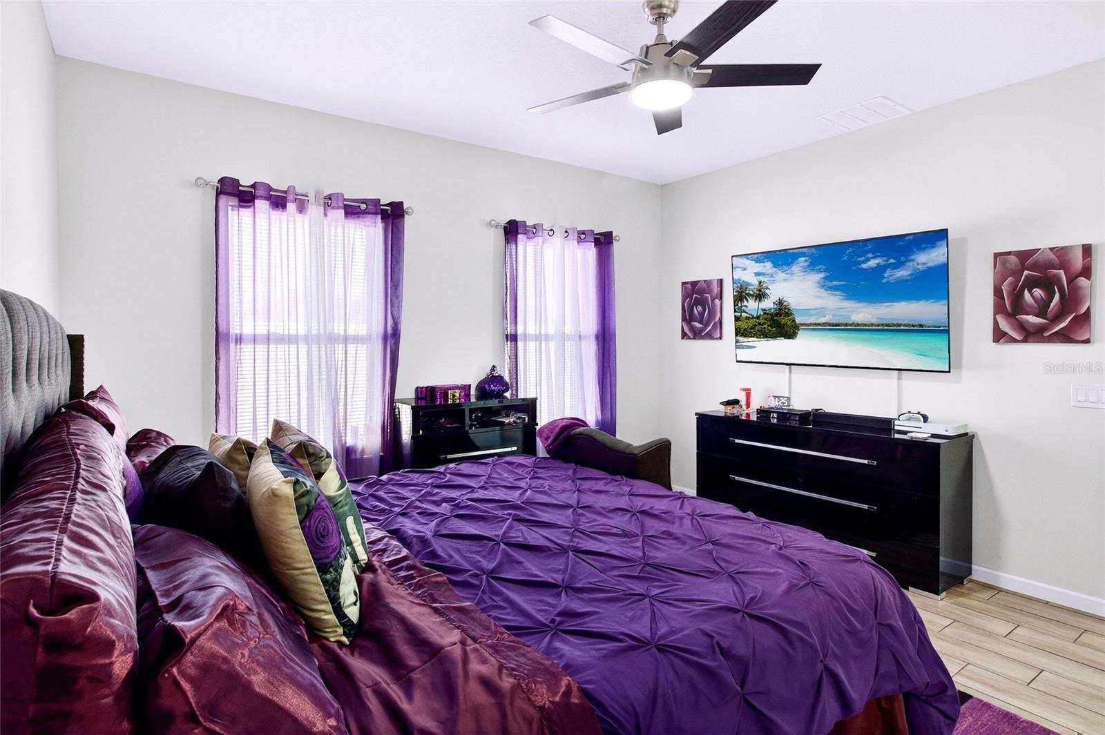 Image 22 of 33 For 276 Elm Court