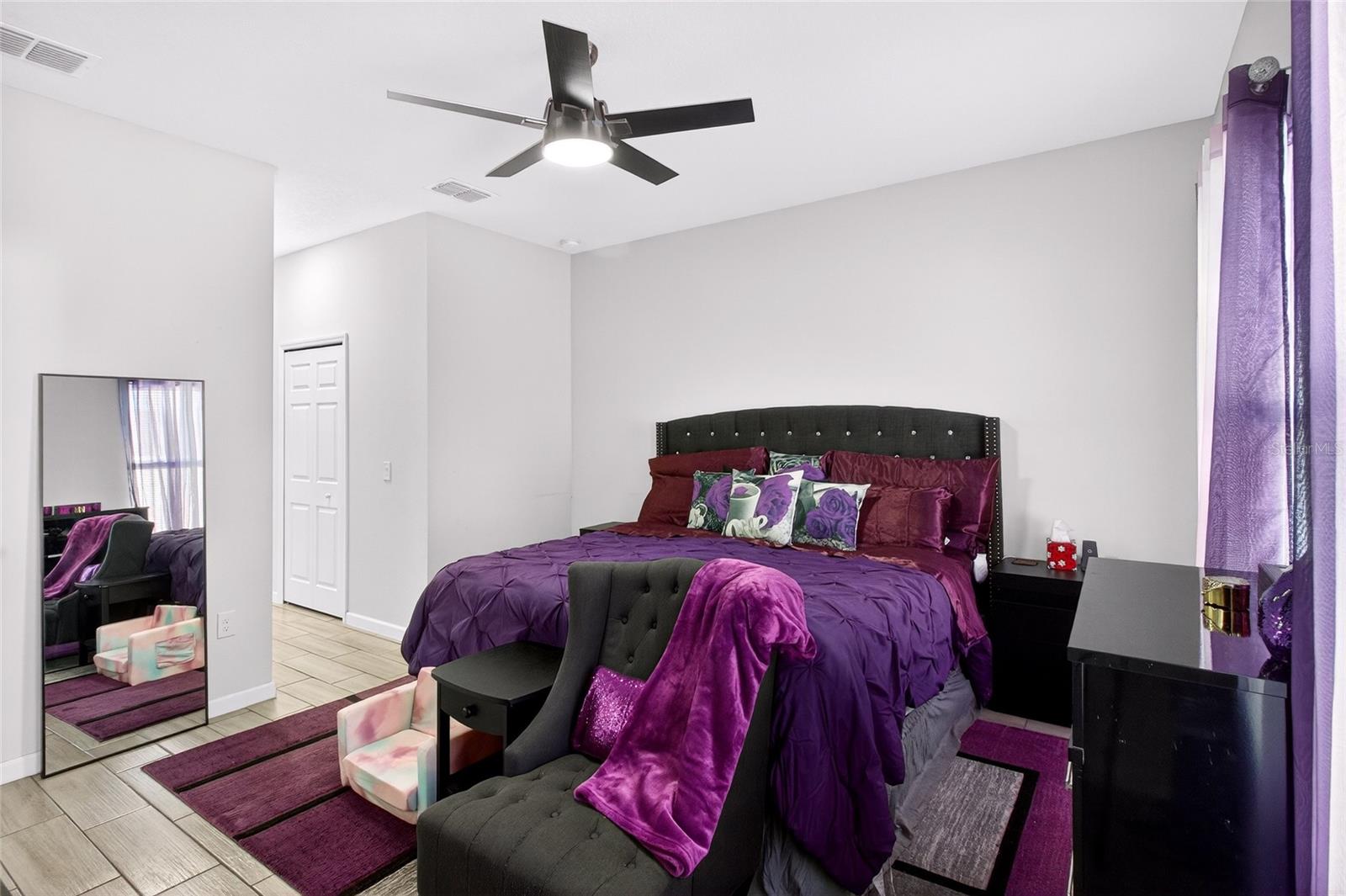 Image 24 of 33 For 276 Elm Court