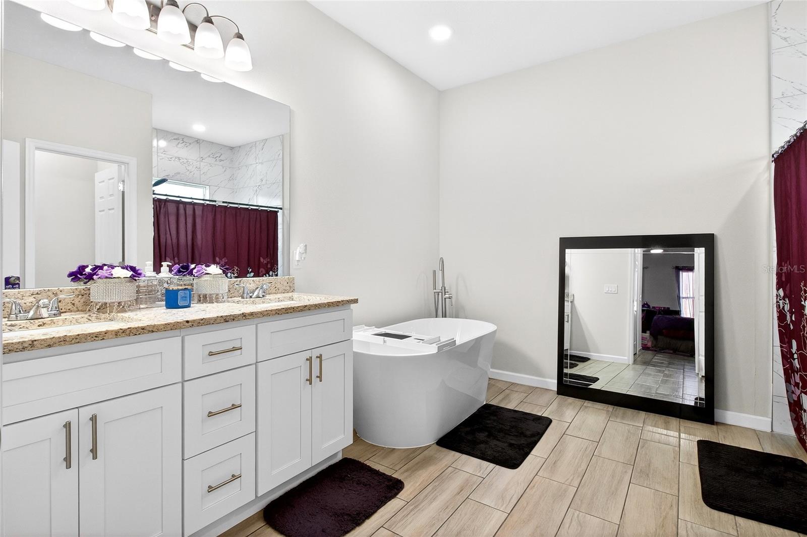 Image 25 of 33 For 276 Elm Court