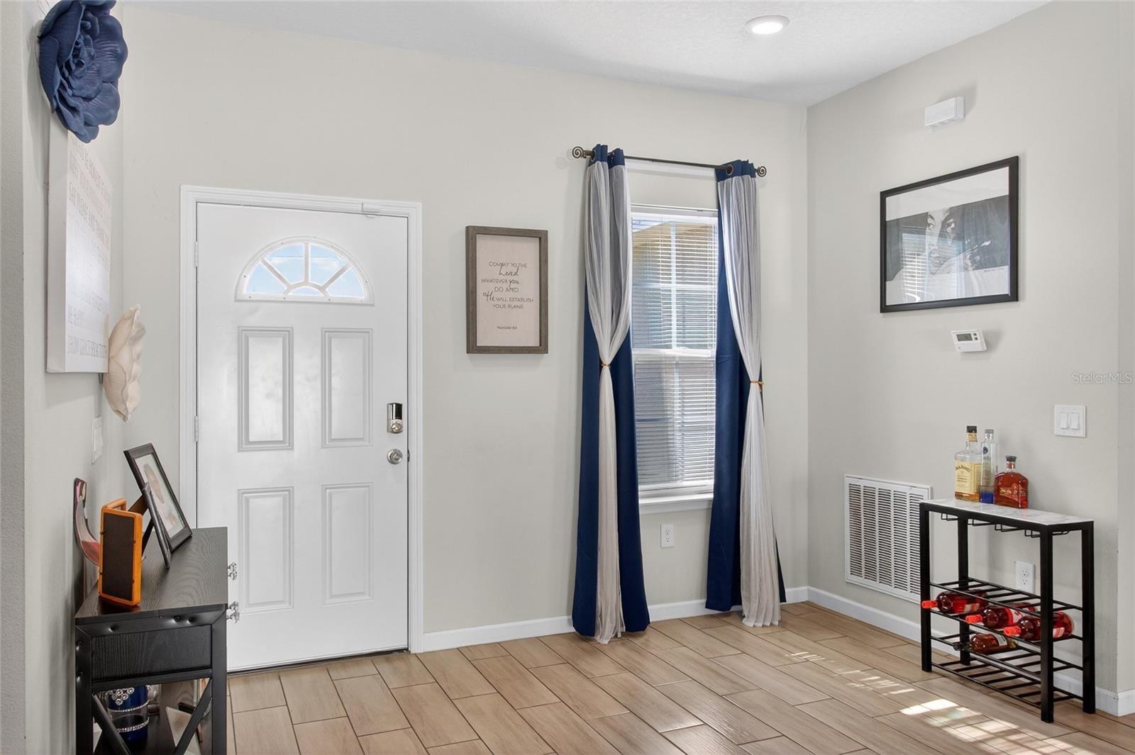 Image 4 of 33 For 276 Elm Court