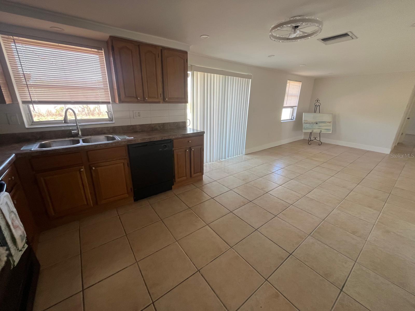 Image 4 of 18 For 3517 Garfield Drive