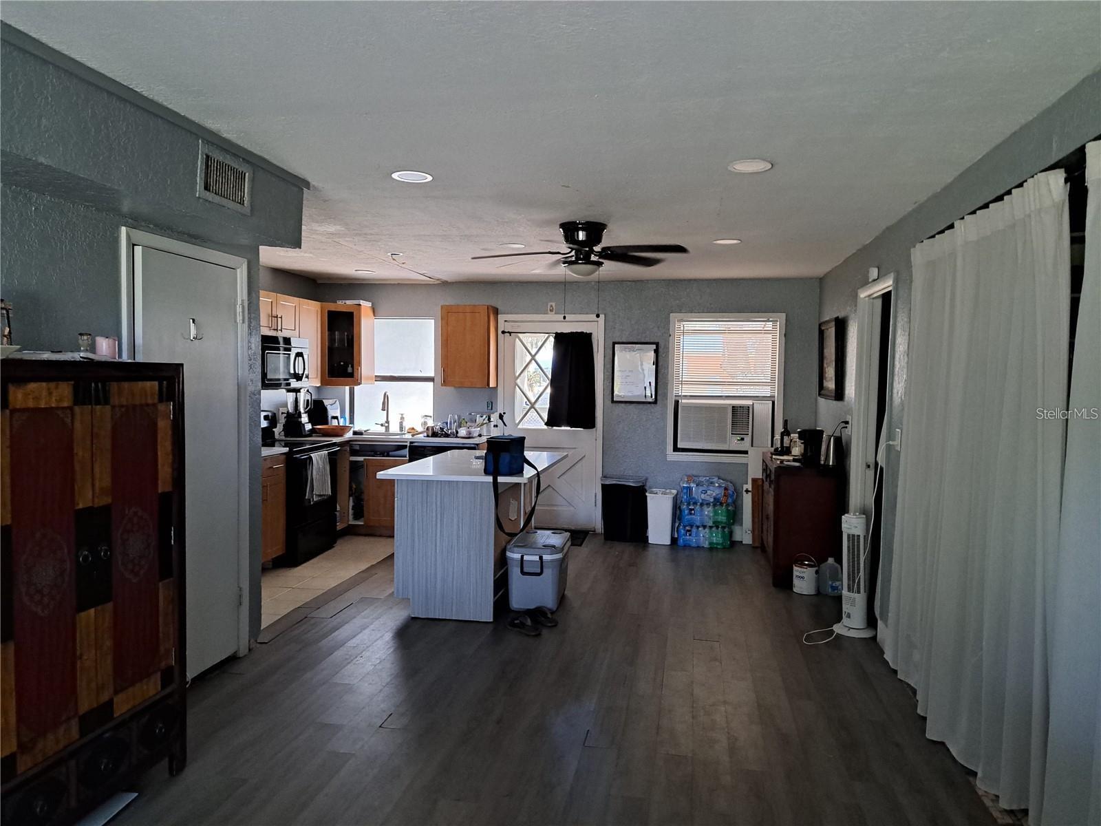 Image 26 of 41 For 2814 Maryland Avenue