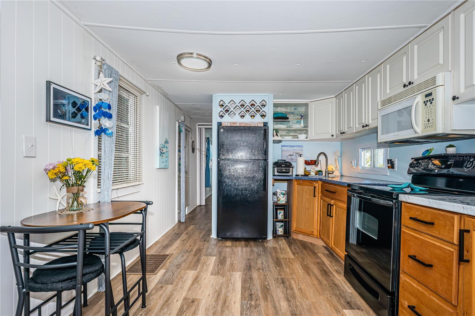 Image 11 of 37 For 8678 44th Avenue N 62