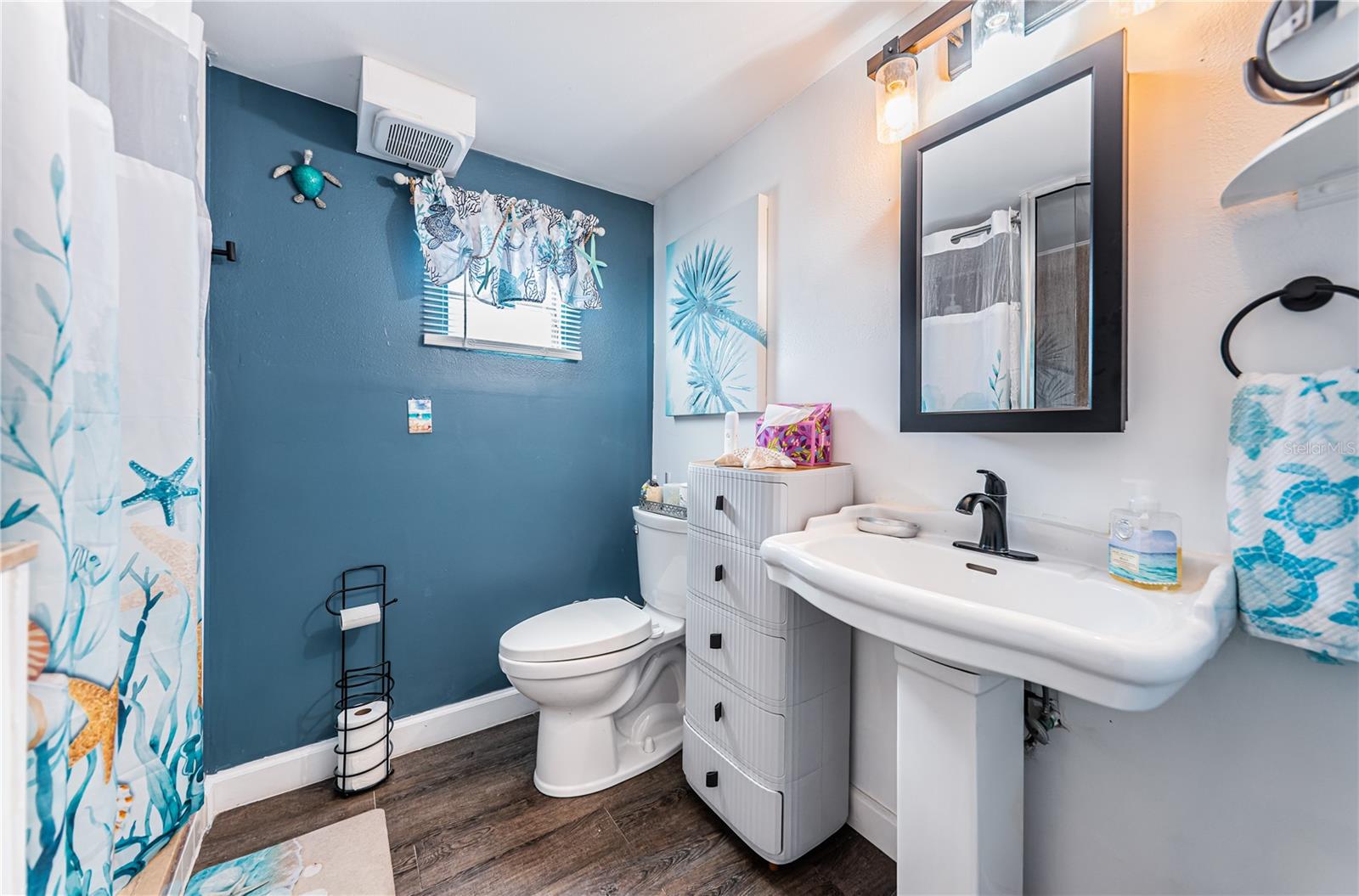 Image 17 of 37 For 8678 44th Avenue N 62