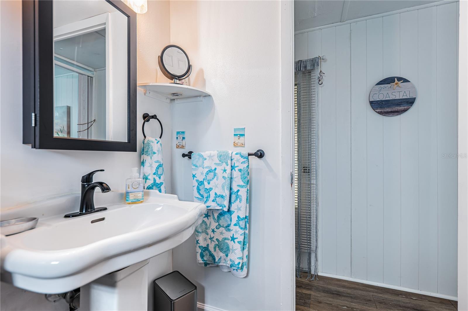 Image 18 of 37 For 8678 44th Avenue N 62