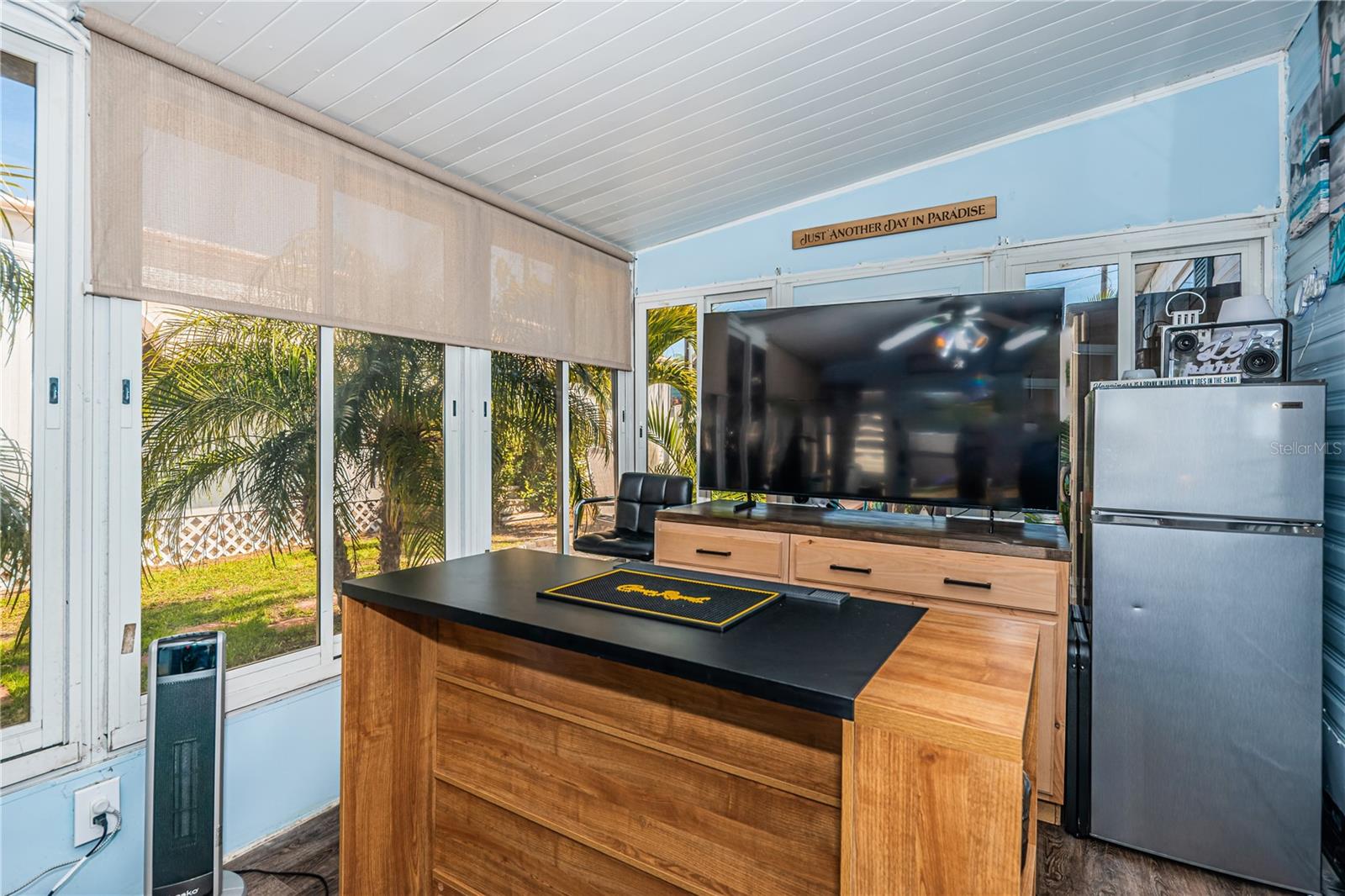 Image 23 of 37 For 8678 44th Avenue N 62