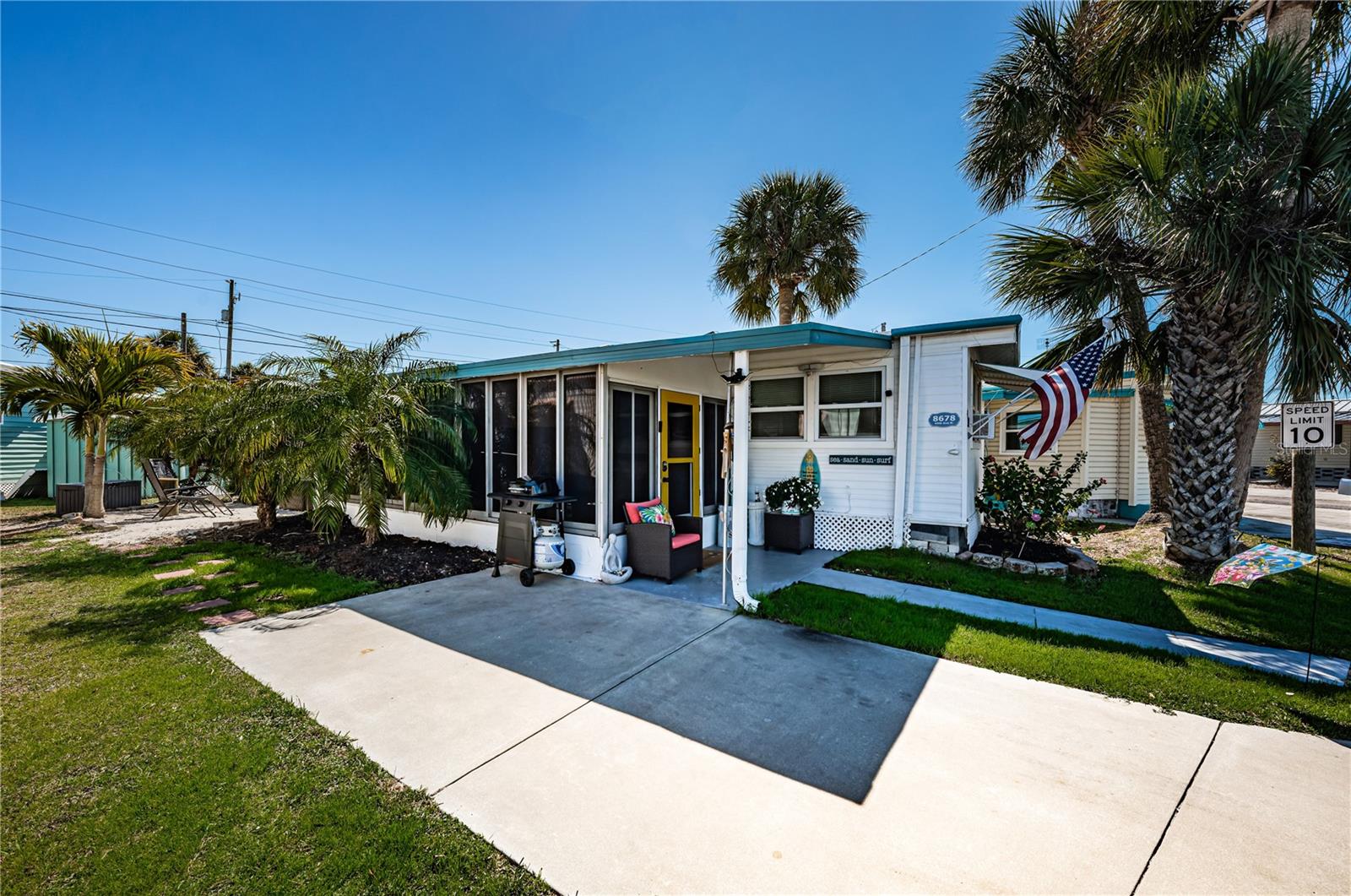 Image 24 of 37 For 8678 44th Avenue N 62