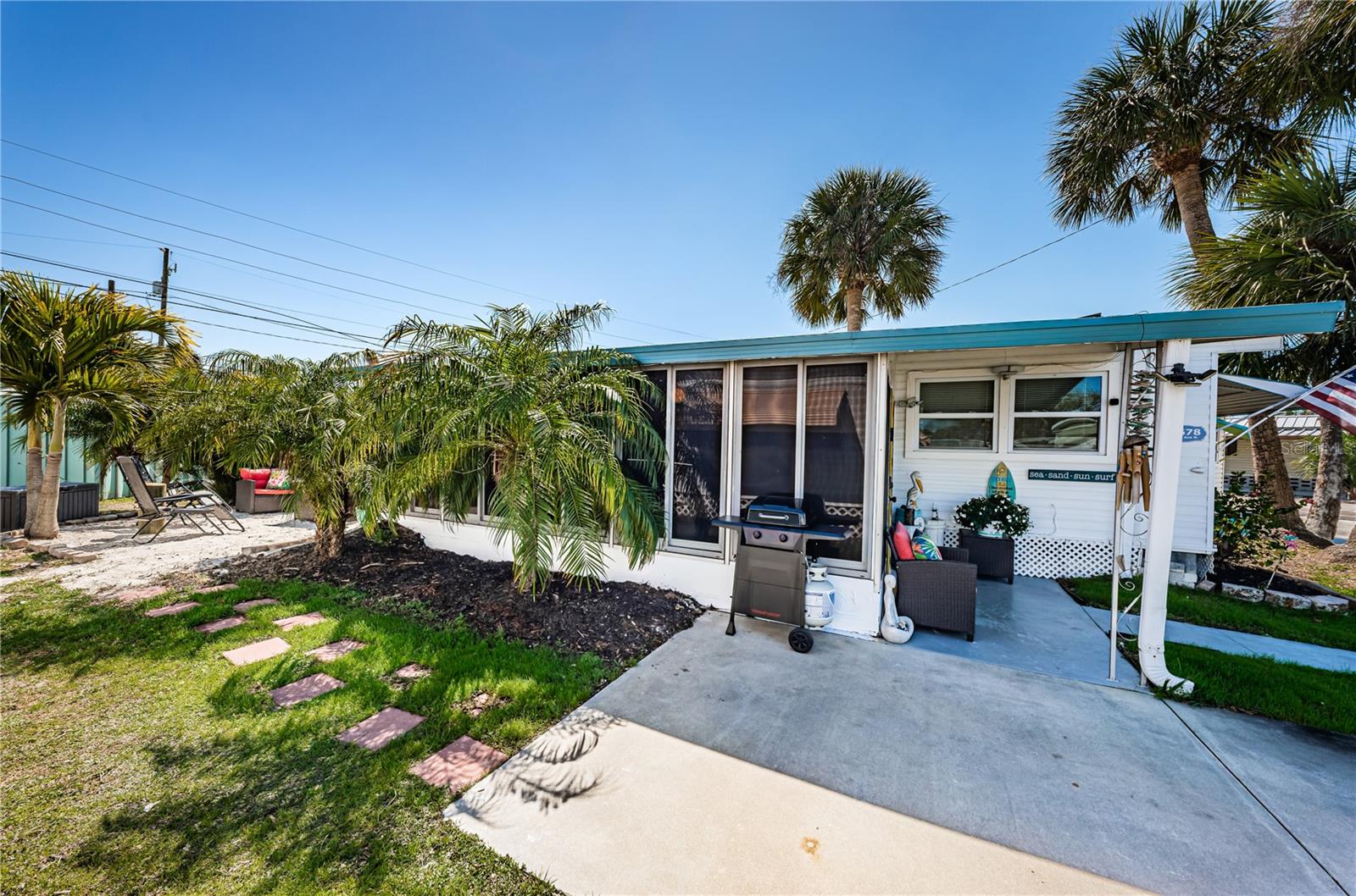 Image 25 of 37 For 8678 44th Avenue N 62