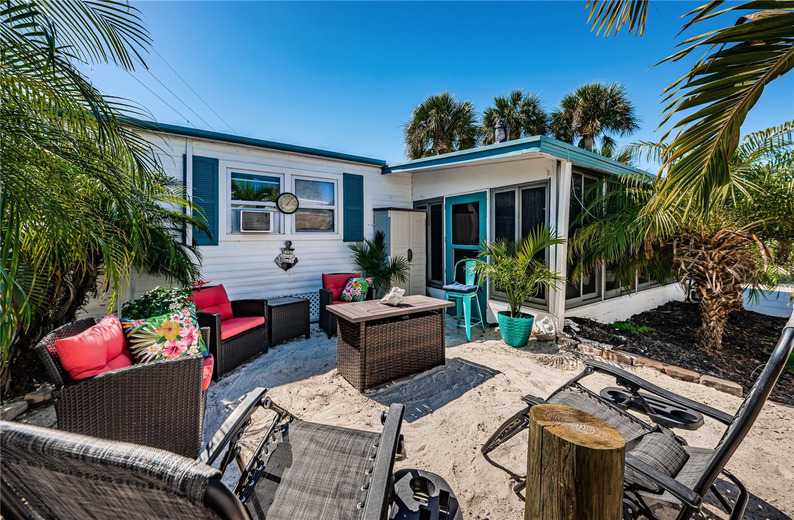 Image 27 of 37 For 8678 44th Avenue N 62