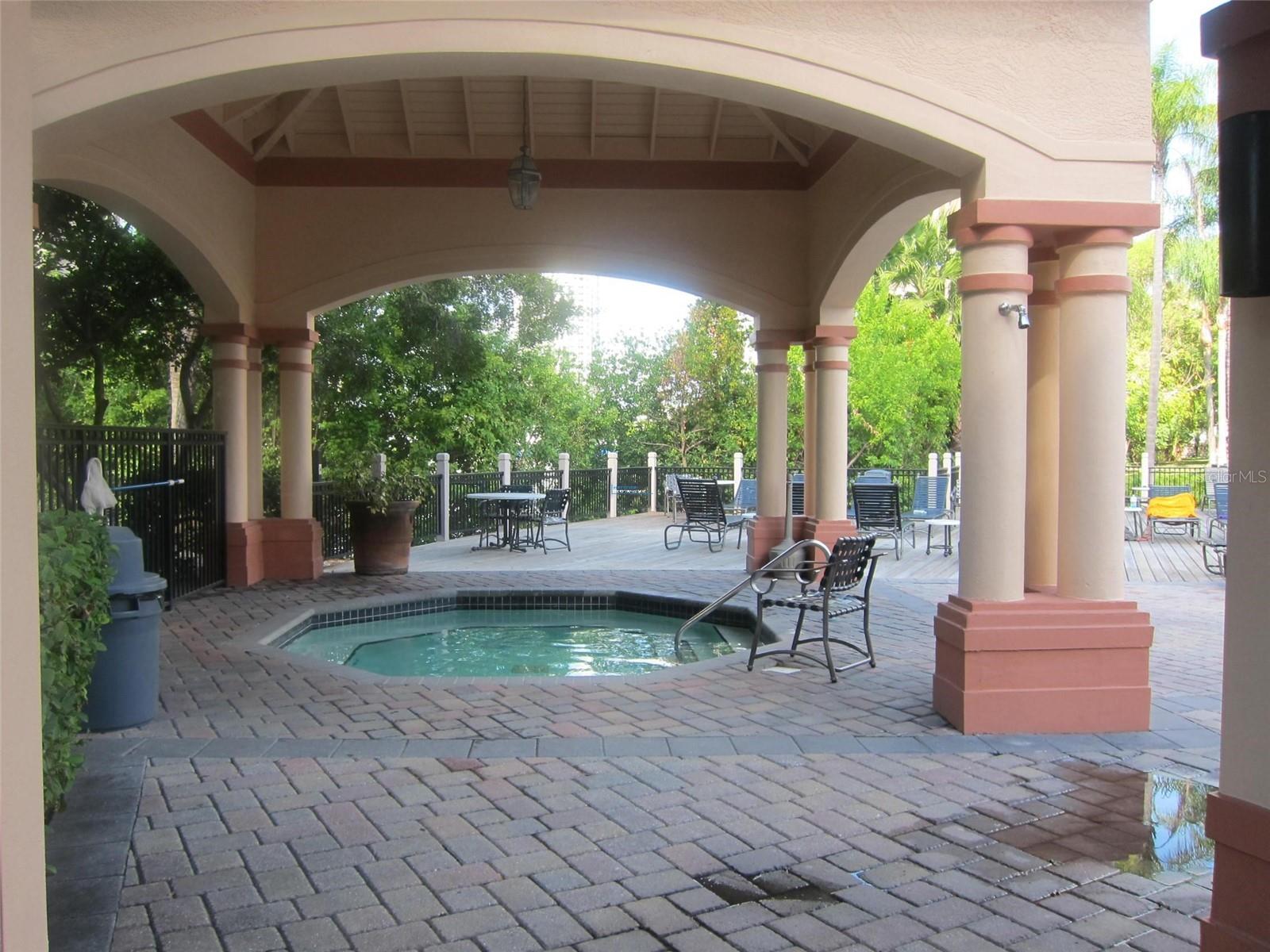 Image 19 of 20 For 609 Island Place Way 609